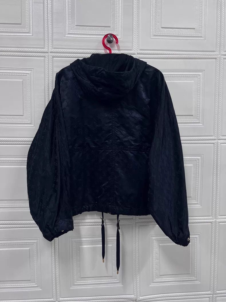 Louis Vuitton Louis Vuitton Black full print hooded assault coat Size XS / US 0-2 / IT 36-38 - 2 Thumbnail