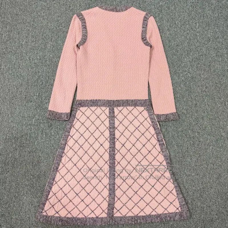 Chanel Chanel Pink Cashmere Dress . Size M / US 6-8 / IT 42-44 - 2 Thumbnail