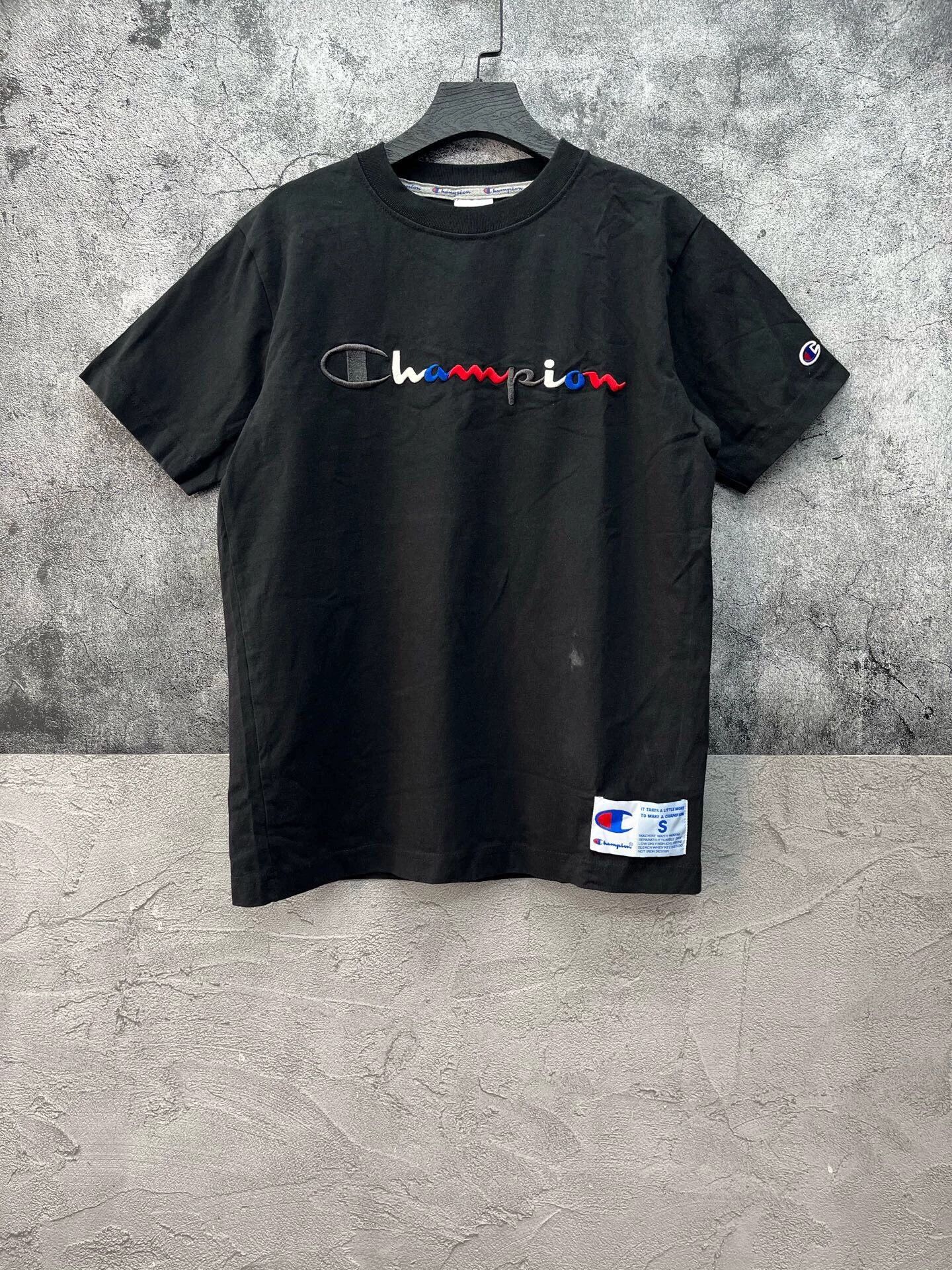 Champion Champion Japan Embroidered Short Sleeve S Tee Size S / US 4 / IT 40 - 1 Thumbnail