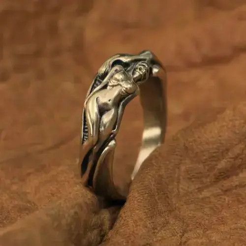 Jewelry Sexy Naked Skull Ring in Gold, Men's