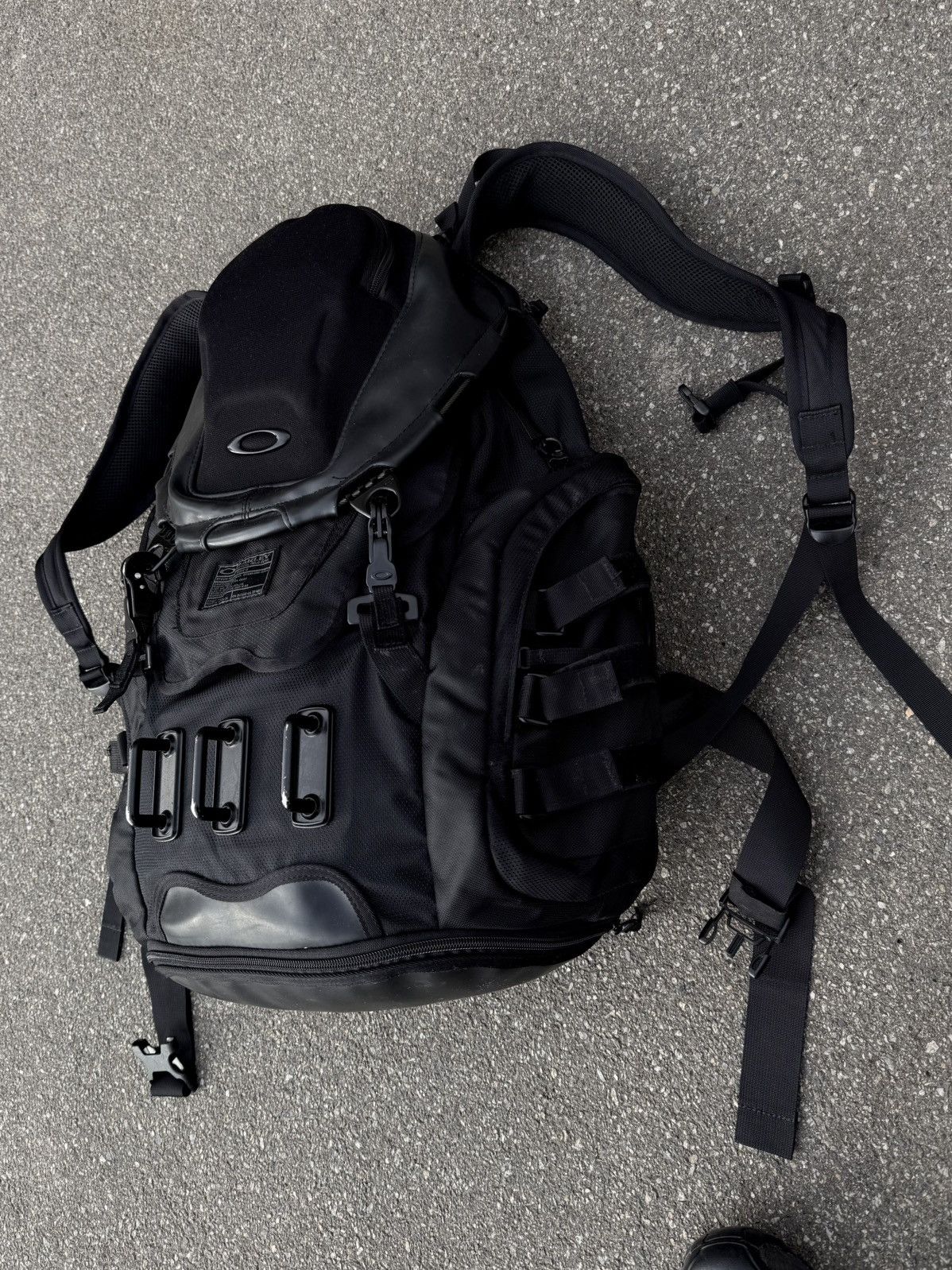 Oakley Oakley Y2K Kitchen Sink Rare Tactical Backpack Gear Bag Size ONE SIZE - 4 Thumbnail