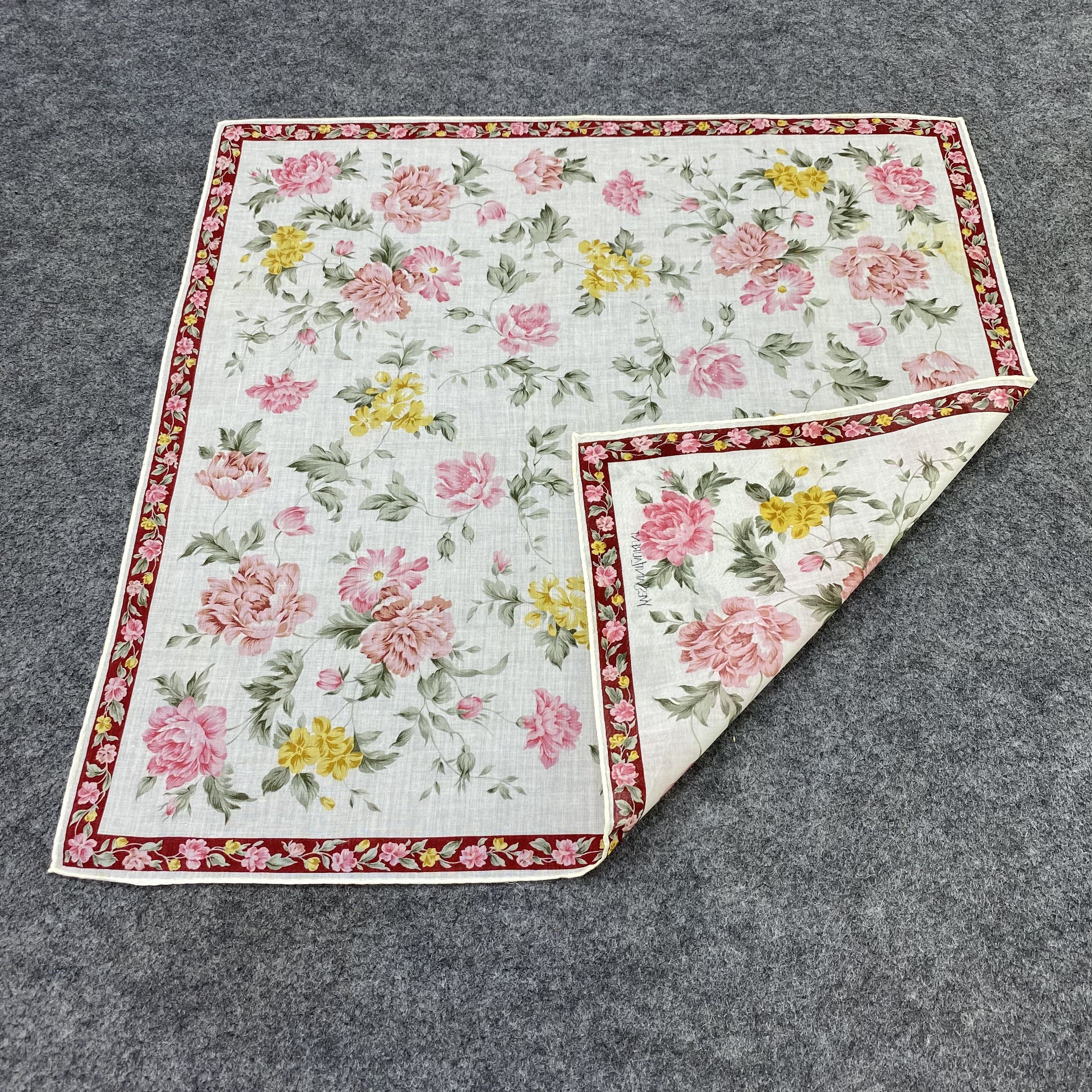 Yves Saint Laurent Yves Saint Laurent Handkerchief /Bandana /Neckerchief-B2266 Size ONE SIZE - 5 Thumbnail