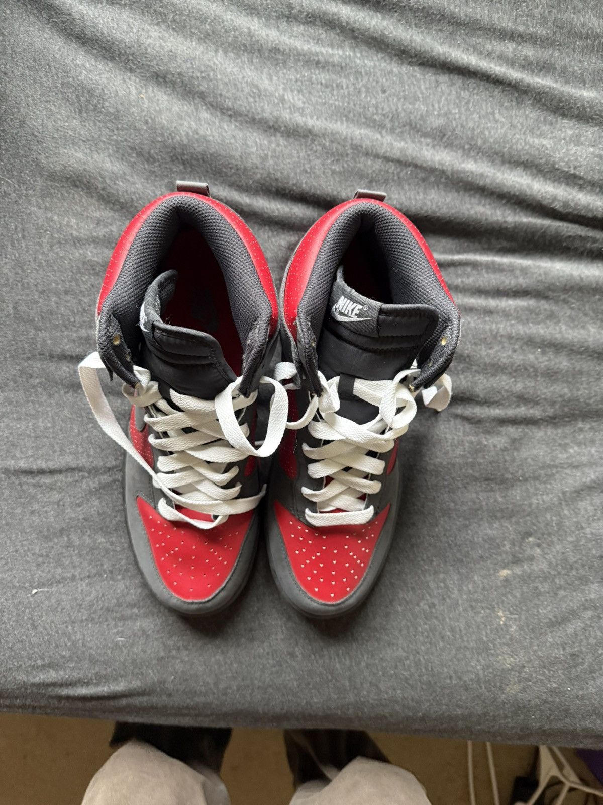 Nike 2009 Nike Dunk High Ultraman Red Size US 9.5 / EU 42-43 - 3 Thumbnail
