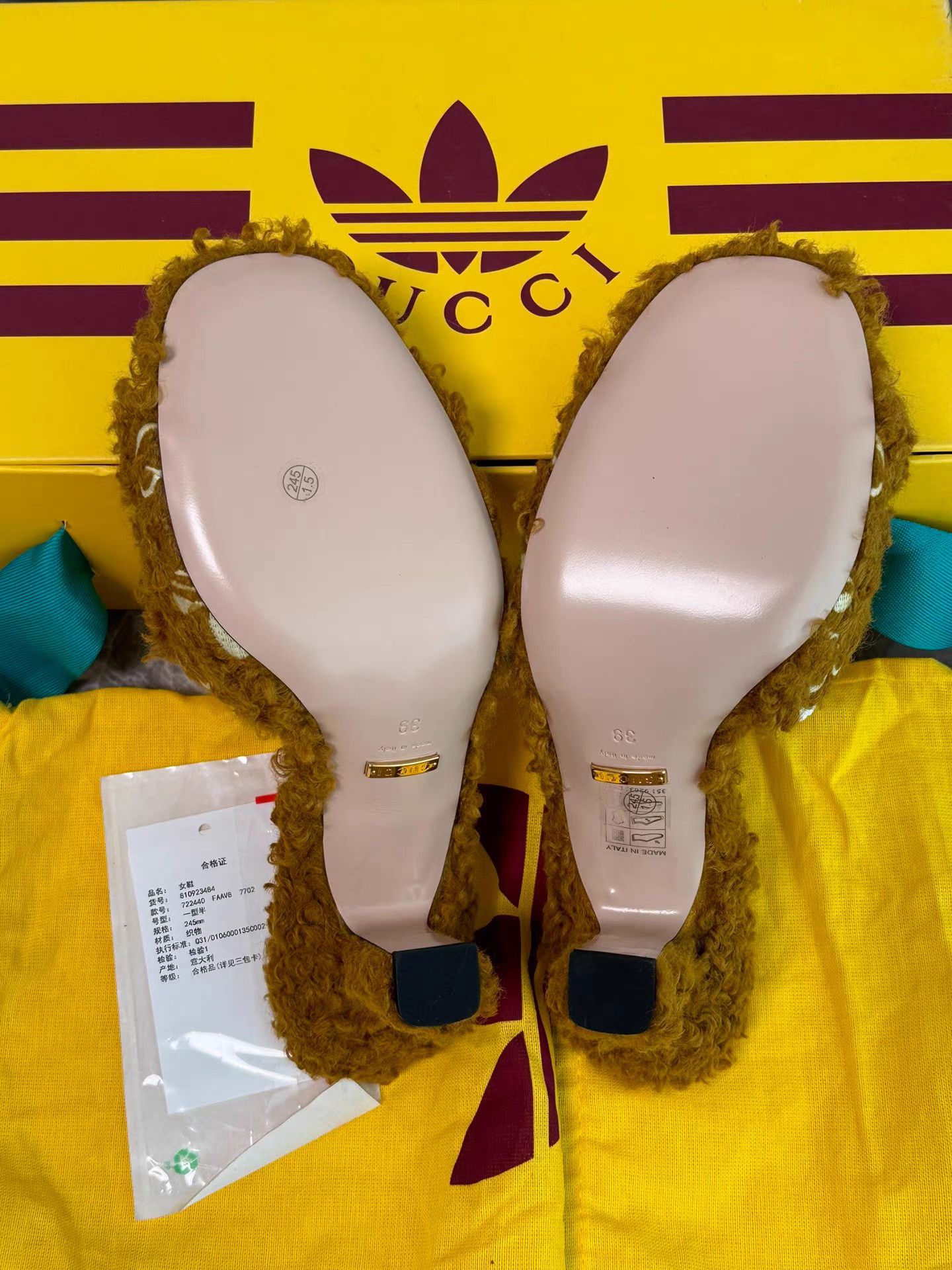 Gucci GUCCI x adidas Teddy Terry Slides K6 Size US 9 / IT 39 - 6 Thumbnail