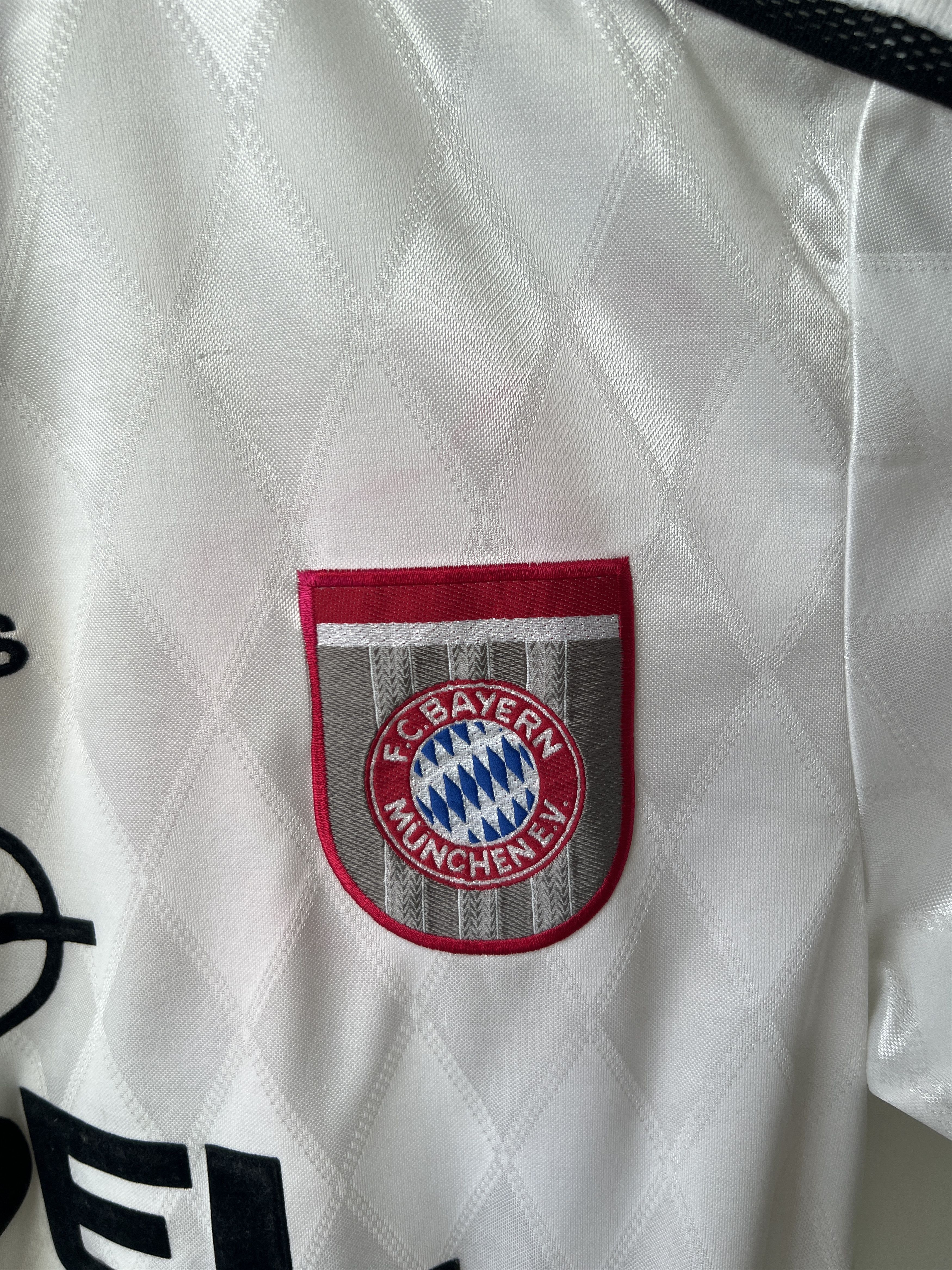 Adidas (L) Bayern Munich 1996-98 Away Kit Size US L / EU 52-54 / 3 - 5 Thumbnail