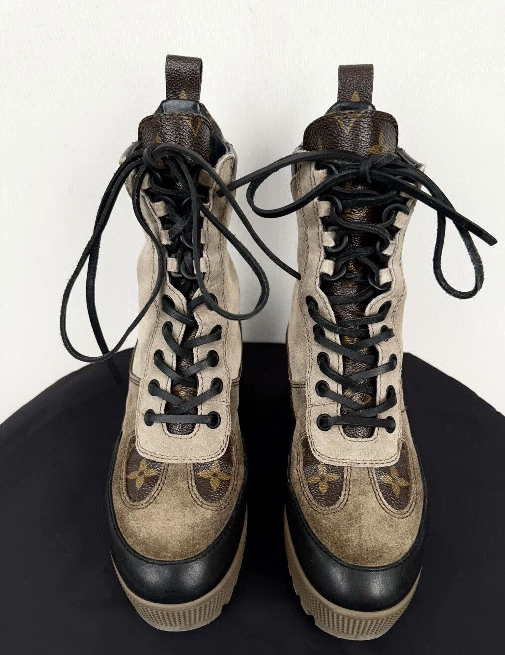 Louis Vuitton Louis Vuitton LV high-top boots Size US 5 / EU 37 - 1 Thumbnail