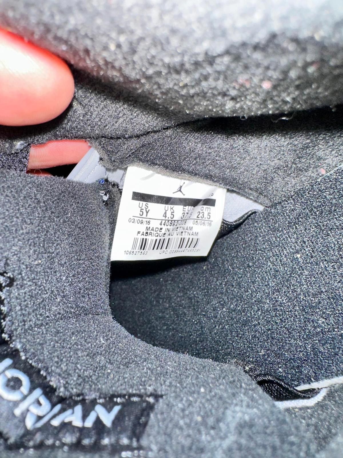 Jordan Brand Jordan 5 Retro Wolf Grey (GS) Size US 5 / EU 37 - 9 Thumbnail