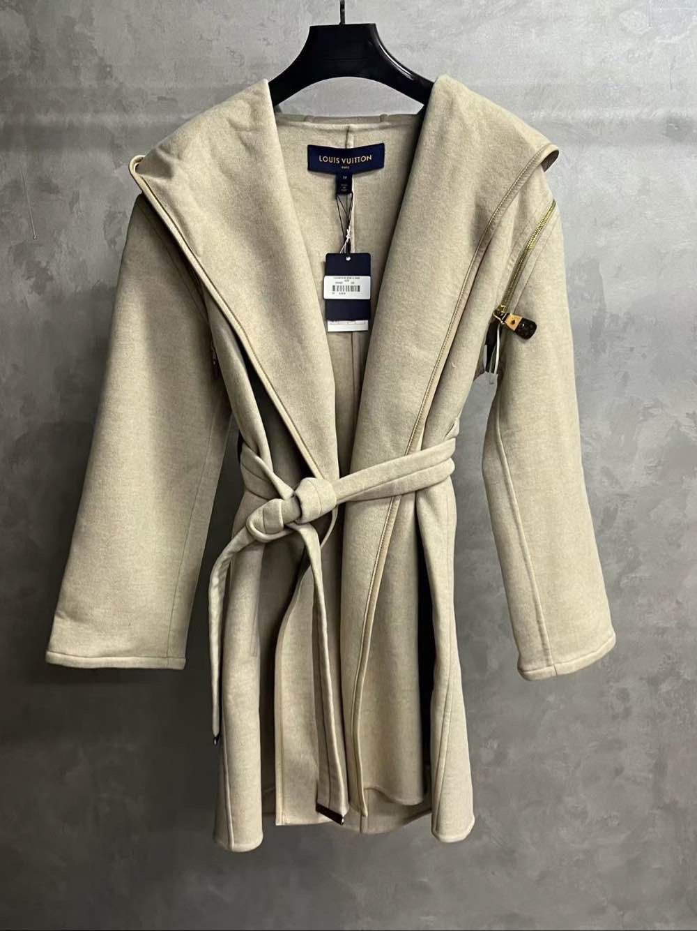 Louis Vuitton Louis Vuitton Cashmere Hooded Coat Size 34 Size XXS / US 00 / IT 34 - 1 Thumbnail