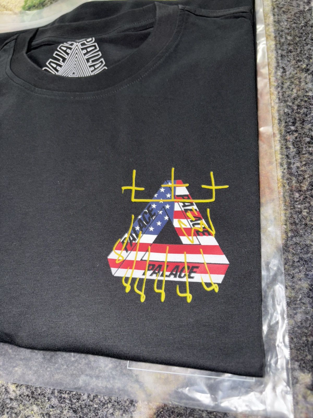 Palace Palace King Tri USA T-Shirt Size US XL / EU 56 / 4 - 3 Thumbnail