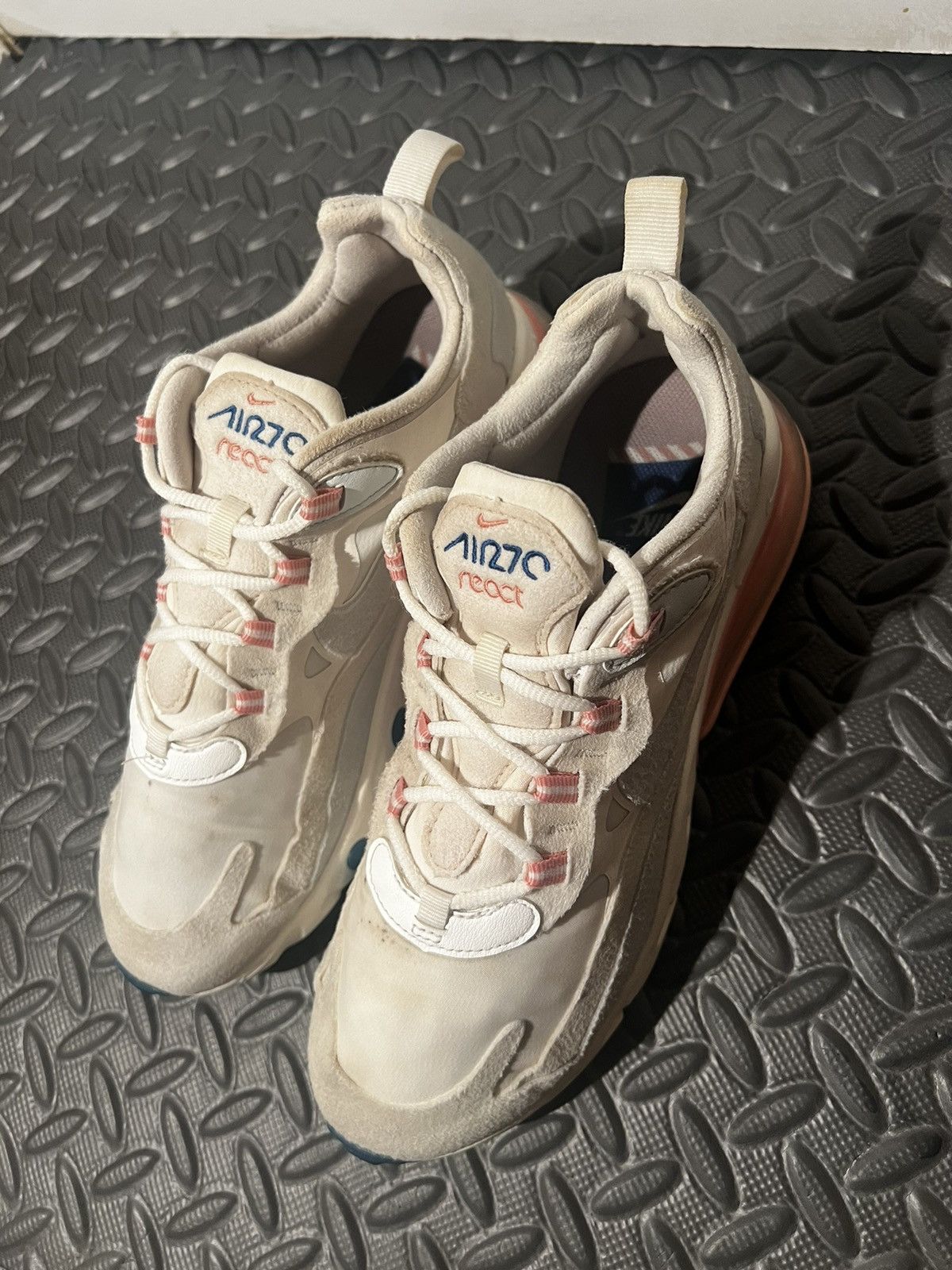 Nike CLEAN Nike Air Max 270 React Grey American size 9 Womens Size US 9 / IT 39 - 2 Thumbnail