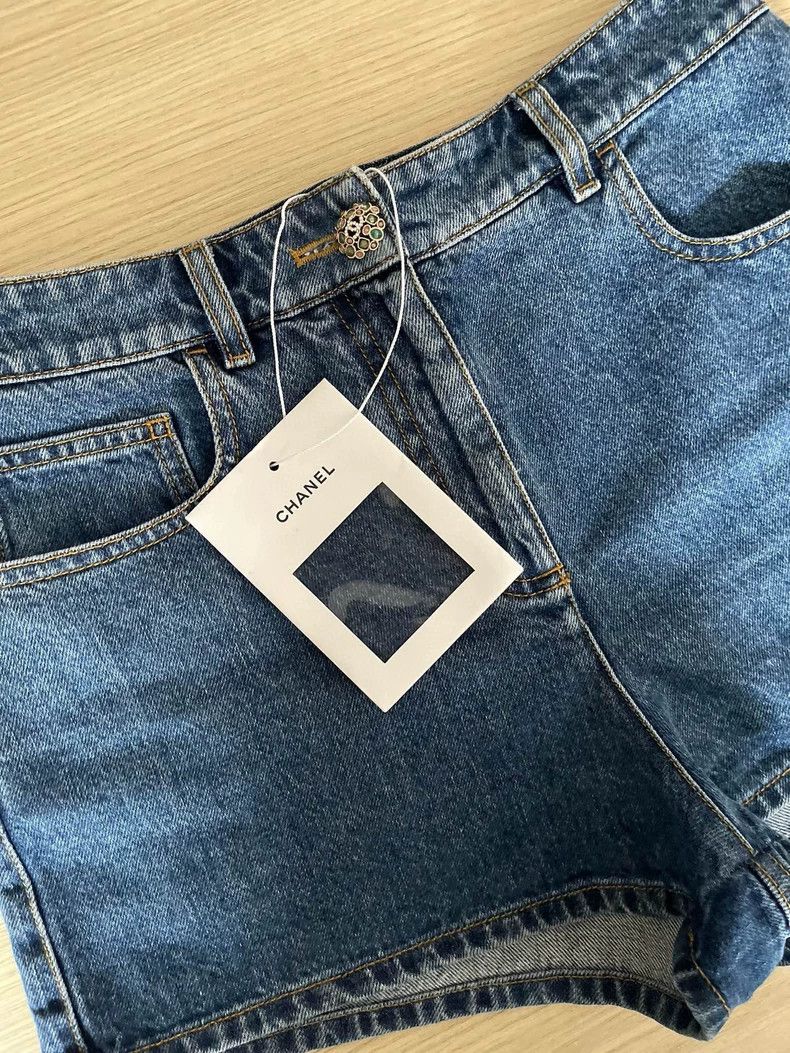 Chanel Chanel 22k denim shorts Size 25" / US 0 / IT 36 - 4 Thumbnail