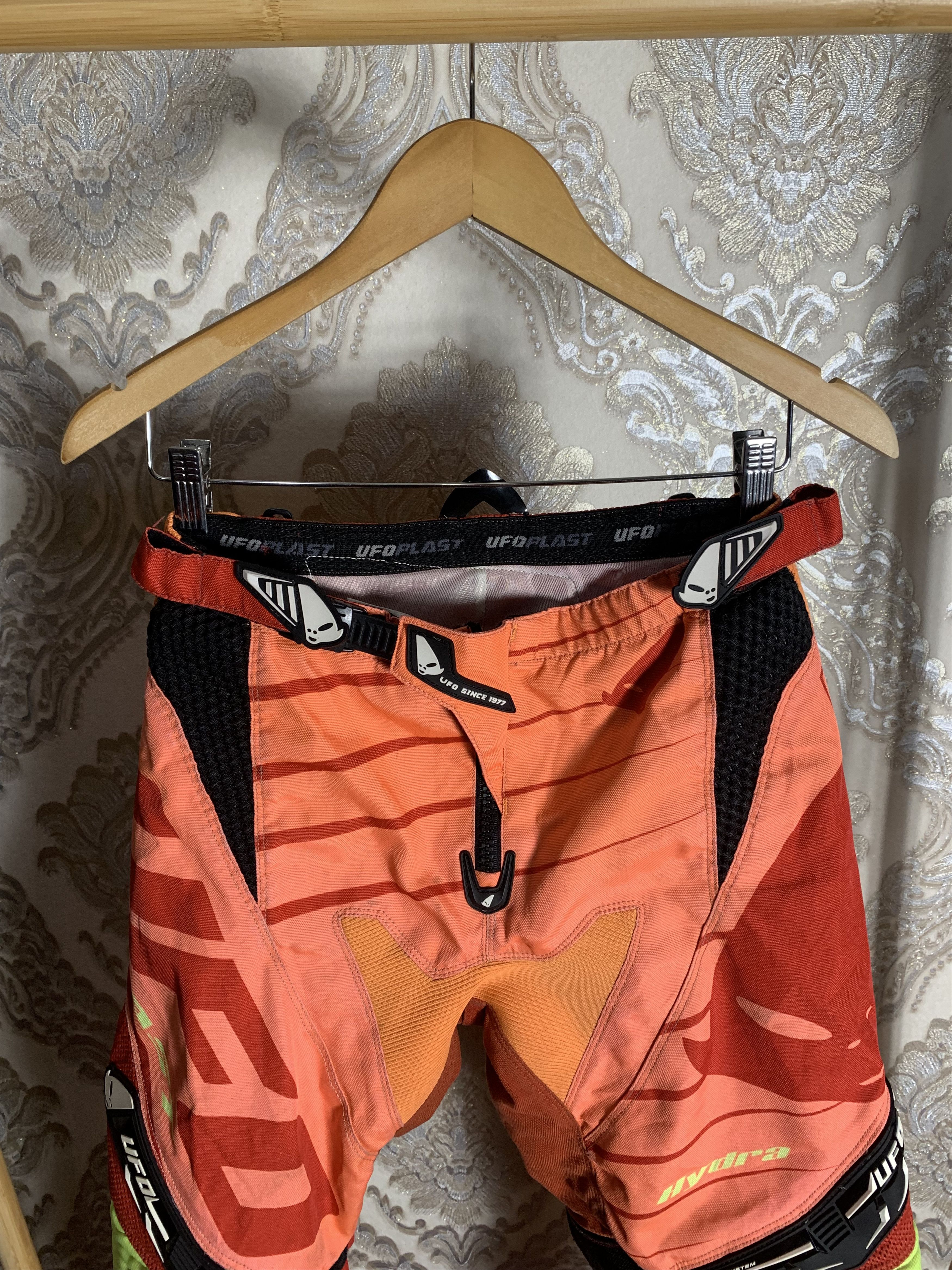 NASCAR VINTAGE UFO PLAST RACING BIKE MOTORCYCLE PANTS DESIGNER Y2K Size US 28 / EU 44 - 5 Thumbnail