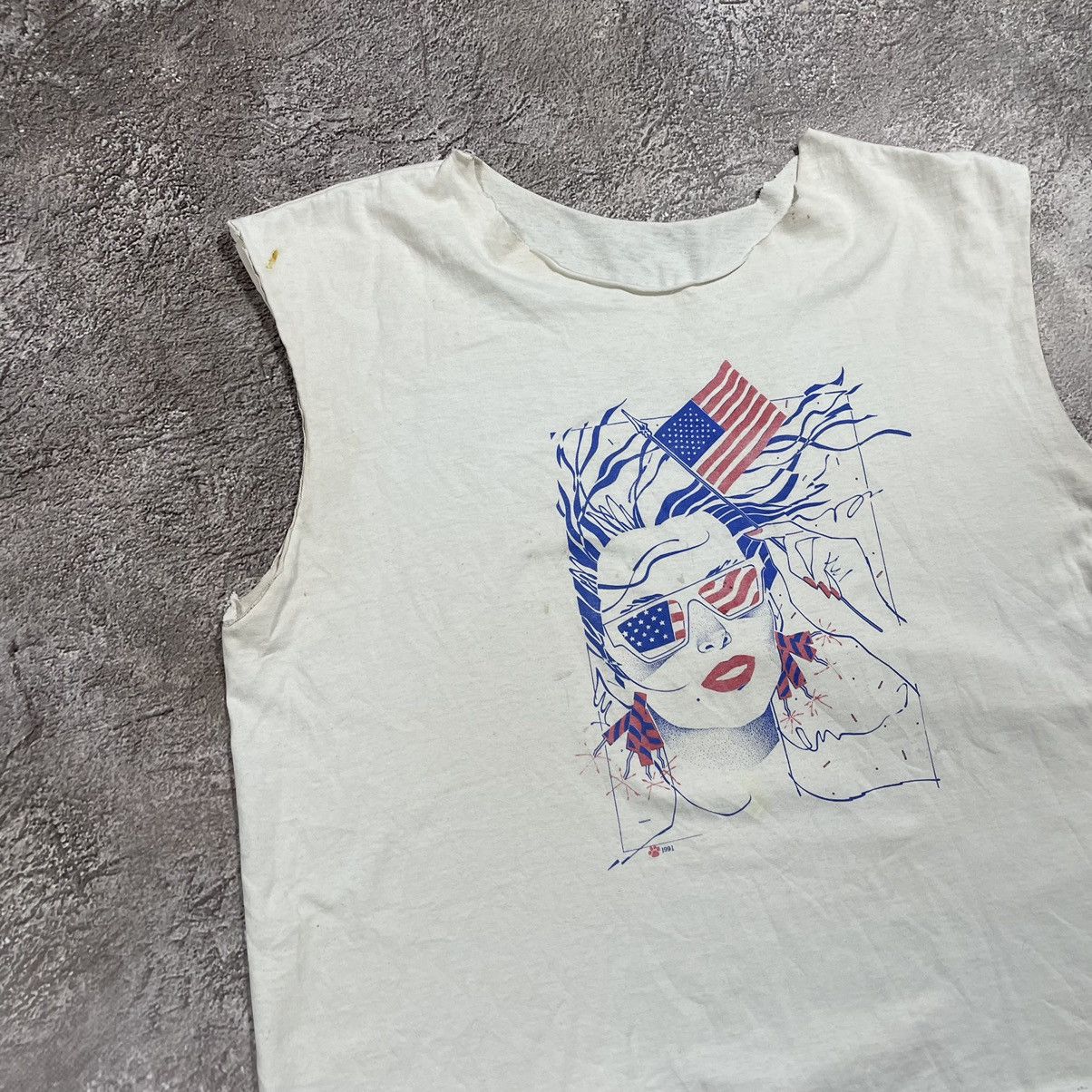 Vintage Vintage 90s Abstract Faces Graphic Tank Top Cream Thrashed L Size US L / EU 52-54 / 3 - 3 Thumbnail