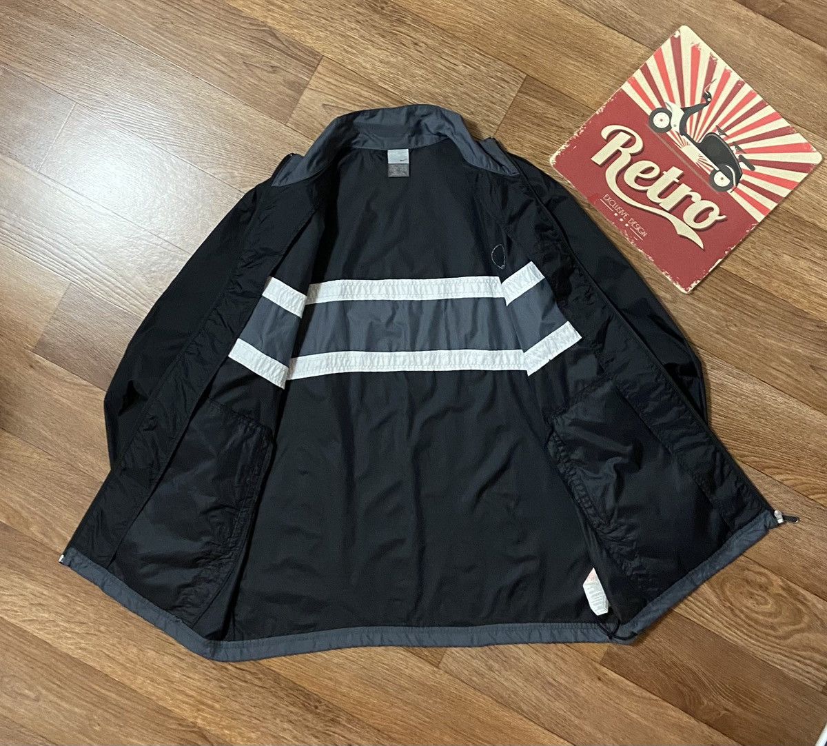 Nike × Vintage Vintage Nike Embroidered Logo Nylon Jacket Size US L / EU 52-54 / 3 - 4 Thumbnail