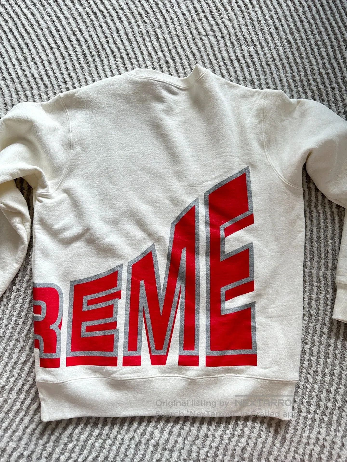 Supreme supreme sweatshirt in white with red logo. Size US M / EU 48-50 / 2 - 4 Thumbnail