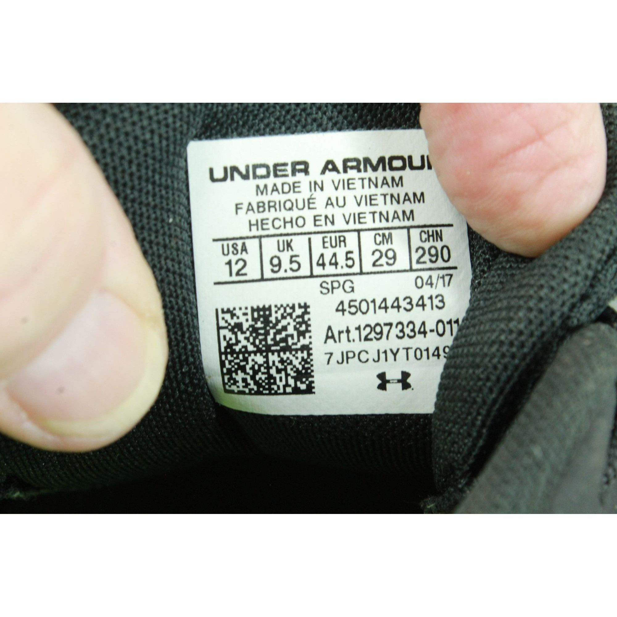 Under Armour Under Armour Men's Lightweight Athletic Cleat Shoes Size US 12 / EU 45 - 8 Thumbnail