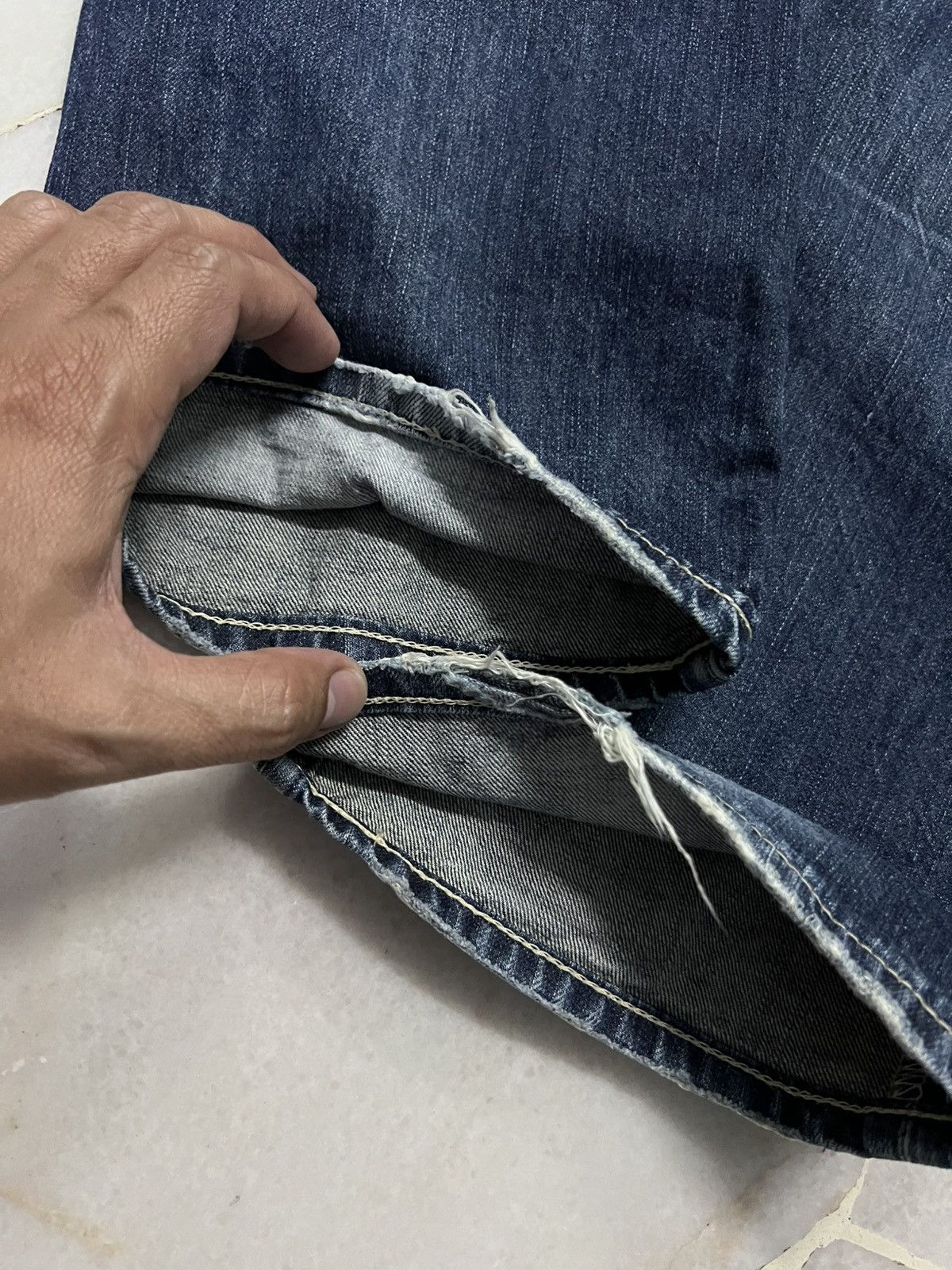 Jean × Levi's × Vintage 💥Vintage Levis 202 Distressed Faded Blue Jeans Size US 33 - 14 Thumbnail