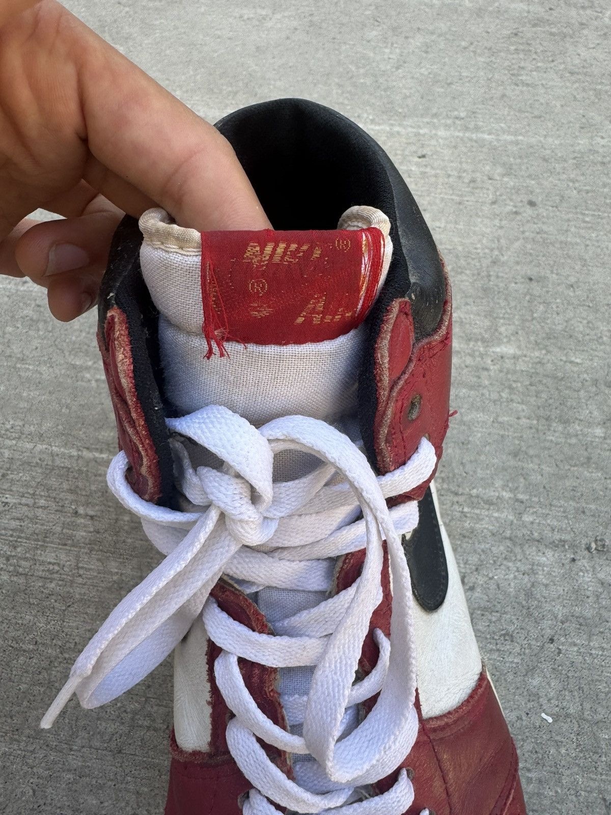 Nike × Vintage OG 1985 Air Jordan 1 Chicago Size US 10.5 / EU 43-44 - 7 Thumbnail