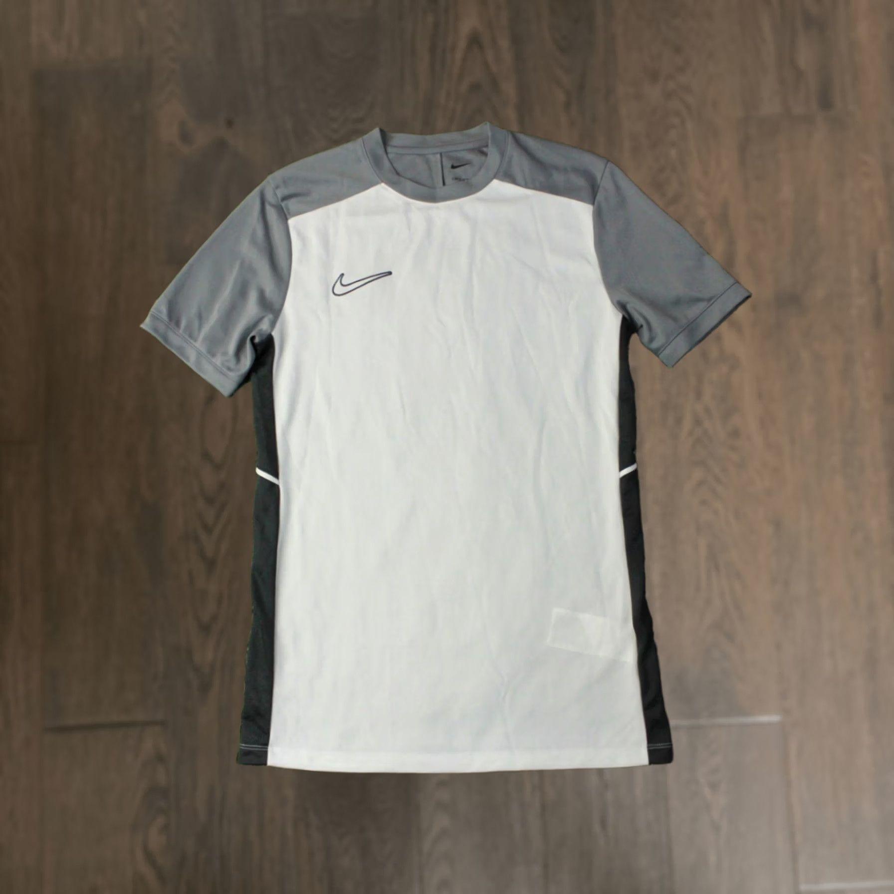 Nike Nike Academy Dri-Fit Original 2025 Men Football Slim Shirt Jersey S White and Gray Nike Dri-FIT Shirt Men Slim Football 2025 Size US S / EU 44-46 / 1 - 1 Thumbnail