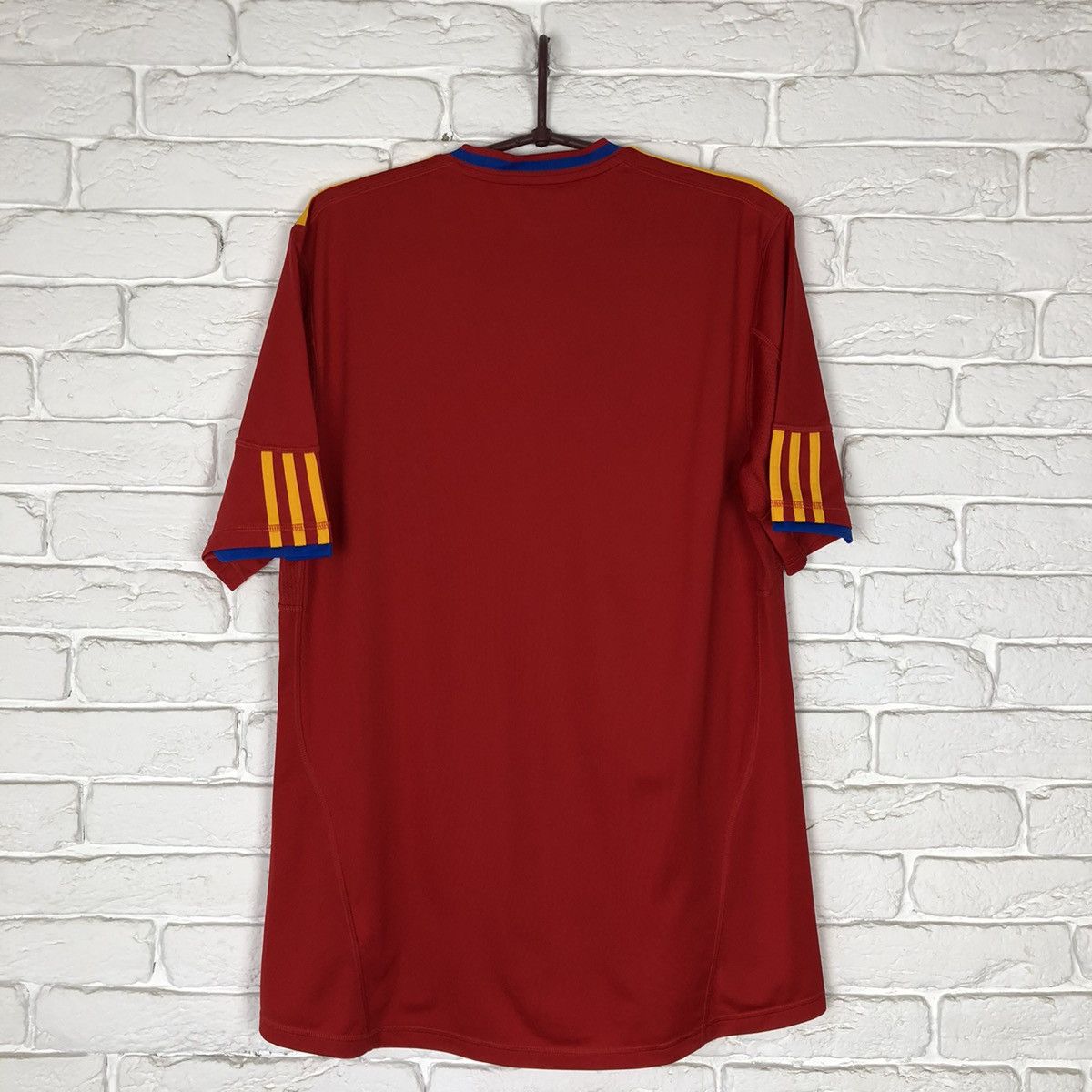 Adidas Spain national team 2010 2011 home jersey Size US L / EU 52-54 / 3 - 4 Thumbnail