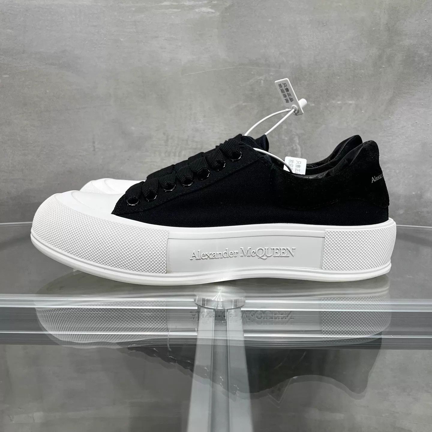 Alexander McQueen Alexander McQueen Canvas Sneaker Black White 41 Size US 8 / EU 41 - 3 Thumbnail