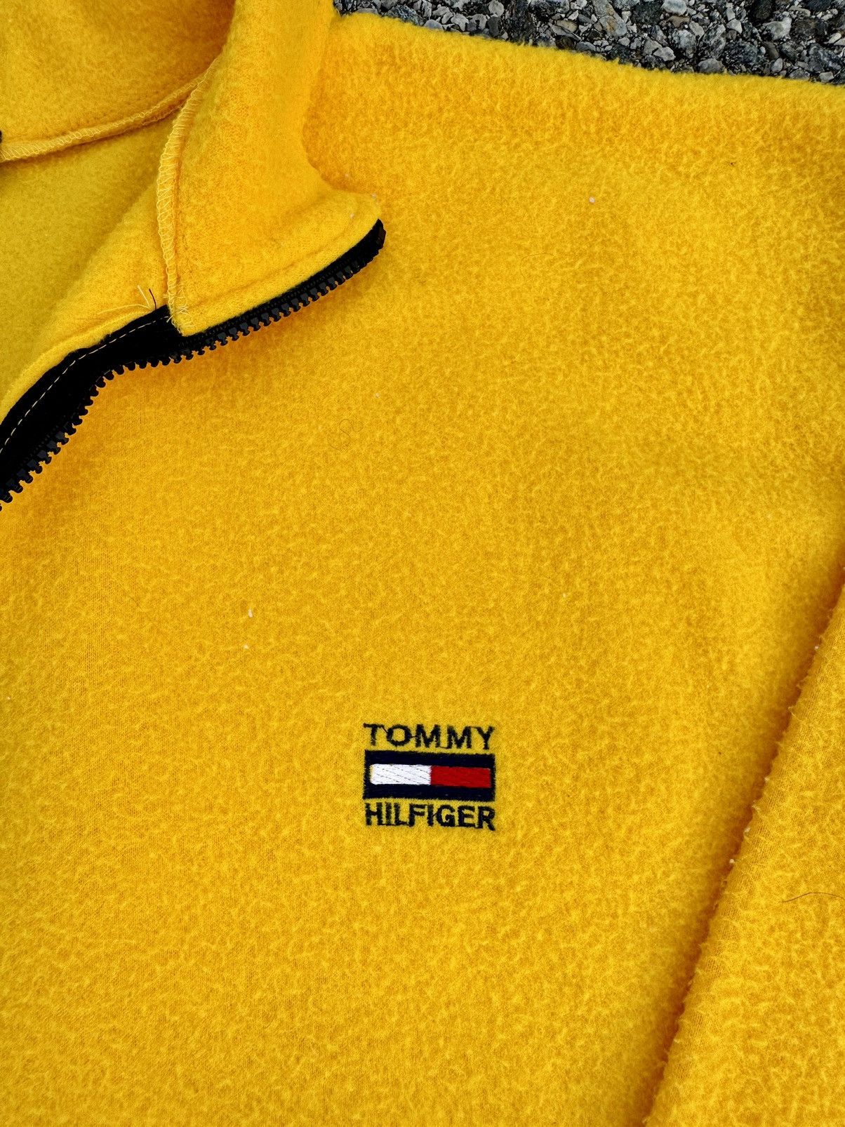 Tommy Hilfiger × Tommy Jeans × Vintage Tommy Hilfiger 90’s Vintage Hip Hop Rap Fleece Sweater Size US XL / EU 56 / 4 - 7 Thumbnail