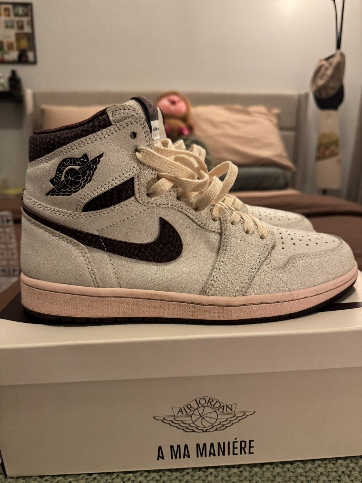 Jordan Brand Jordan 1 x A Ma Maniere Size US 9 / EU 42 - 2 Thumbnail