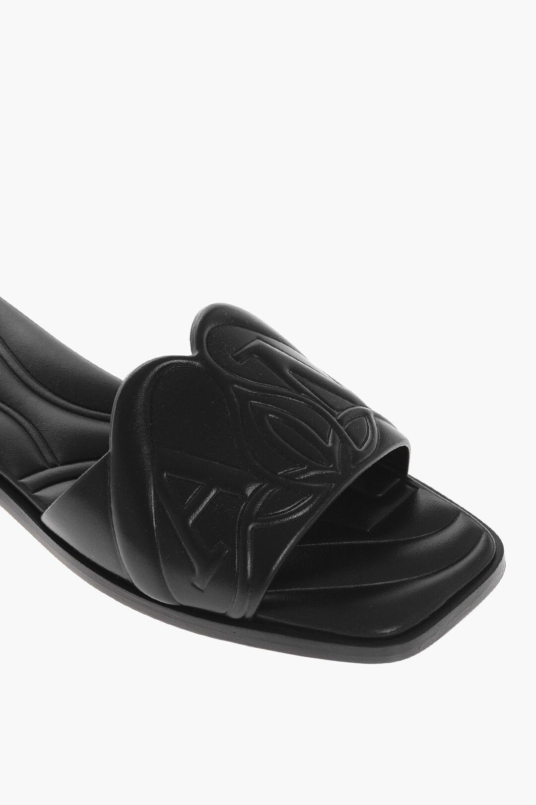 og1mm0725 Embossed Leather Sliders in Black