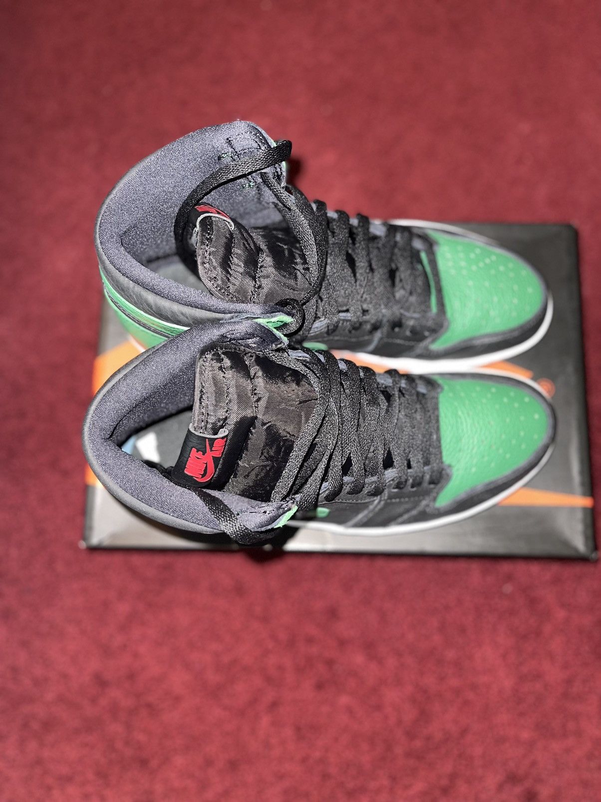 Jordan Brand × Nike Air Jordan 1 High Pine Green Size US 10 / EU 43 - 4 Thumbnail