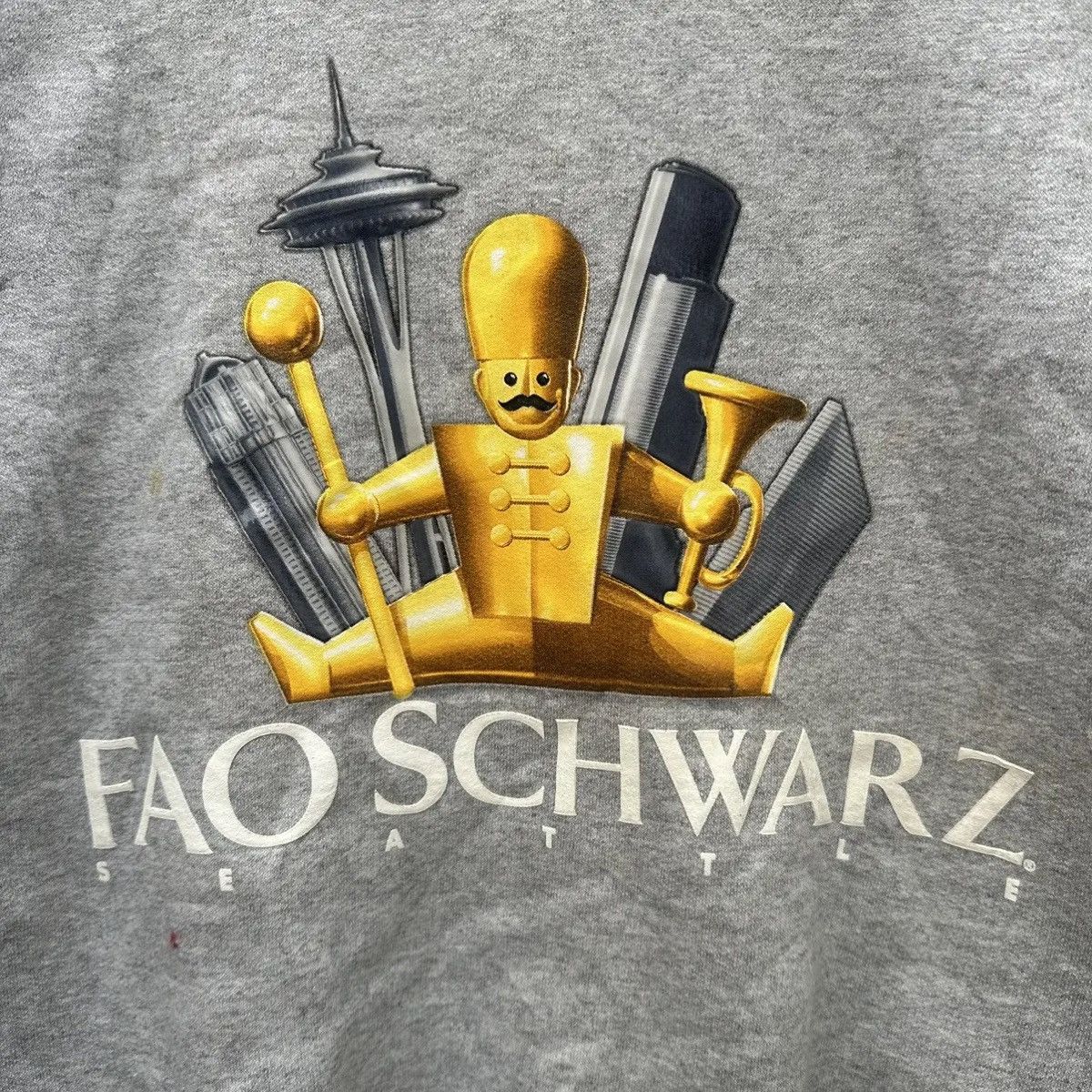 Vintage Vintage 90s Fao schwarz sweatshirt pullover Size US L / EU 52-54 / 3 - 2 Thumbnail