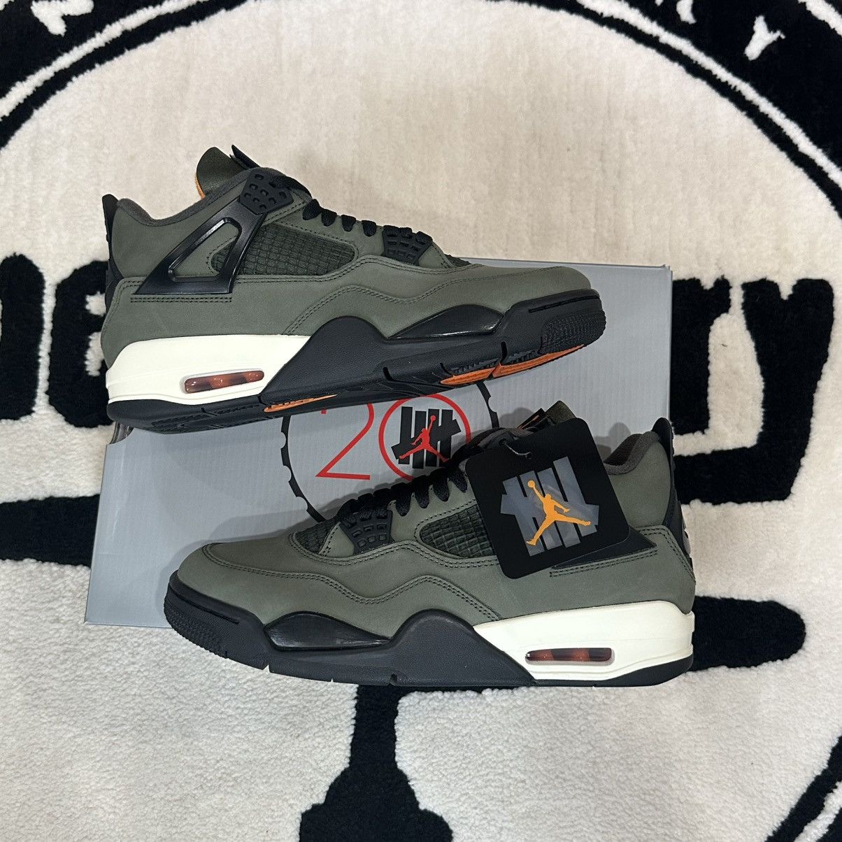 Jordan Brand × Undefeated Air Jordan 4 Undefeated Retro SP (2025) Size US 9 / EU 42 - 1 Thumbnail