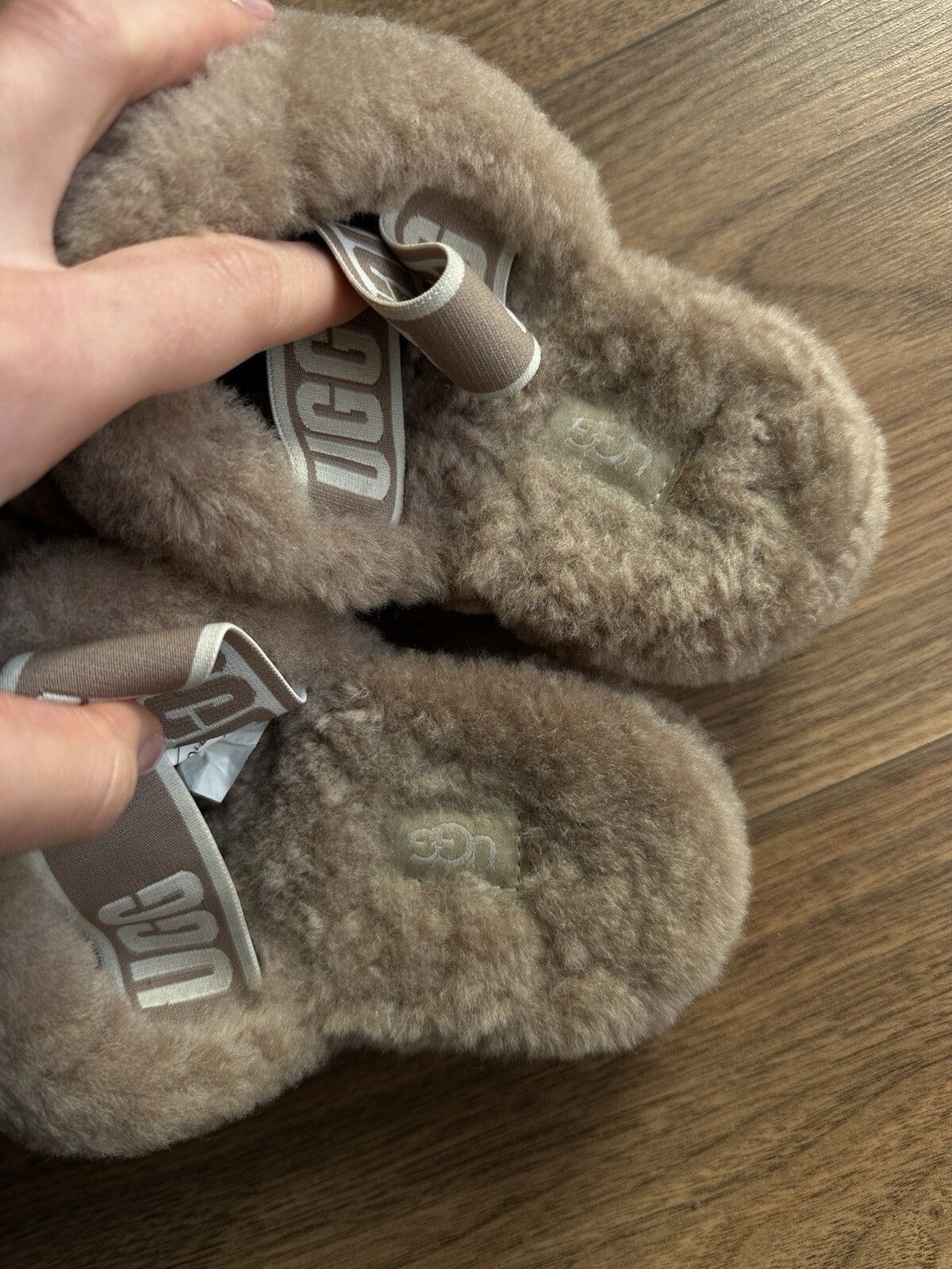 Ugg UGG Womens Fluff Yeah Slide Beige Size 38 UK5 US7 Size US 8 / IT 38 - 12 Thumbnail