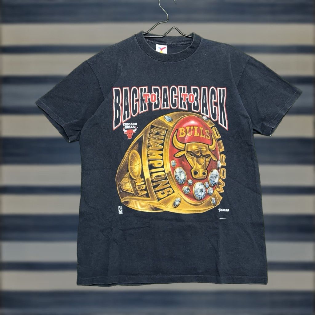 Fruit Of The Loom Vintage Chicago Bulls Shirt Mens Large Jostens Back To Back To Back Rings 90s Size US L / EU 52-54 / 3 - 1 Thumbnail