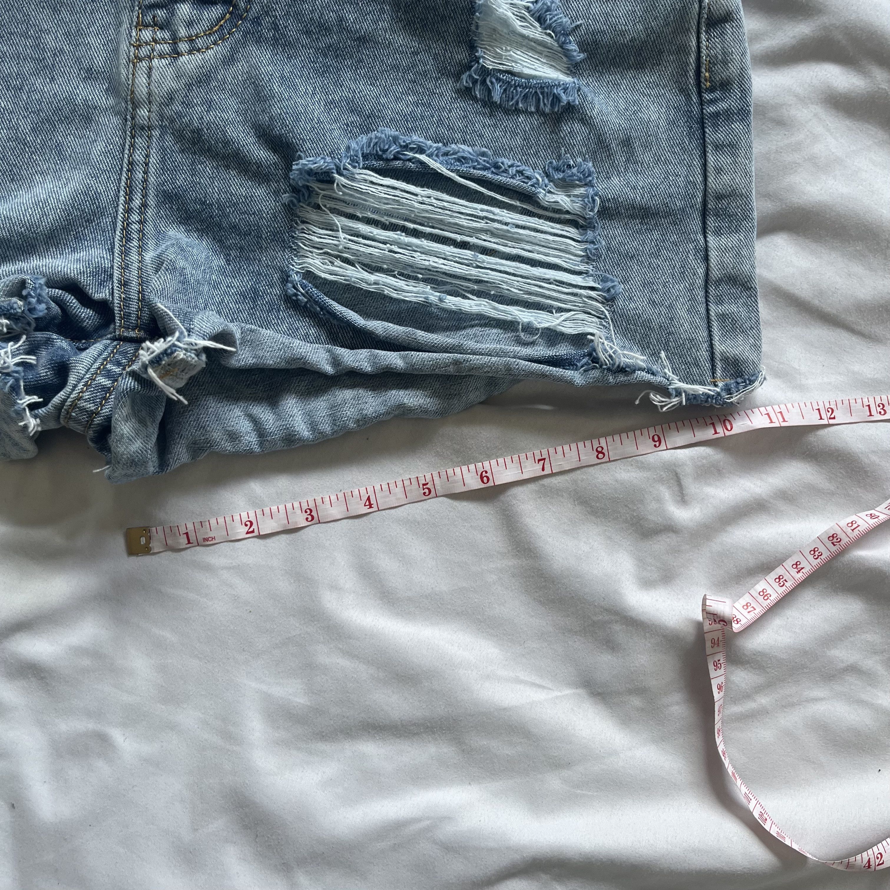 PrettyLittleThing PrettyLittleThing Booty Jean Shorts Size 28" / US 6 / IT 42 - 7 Thumbnail
