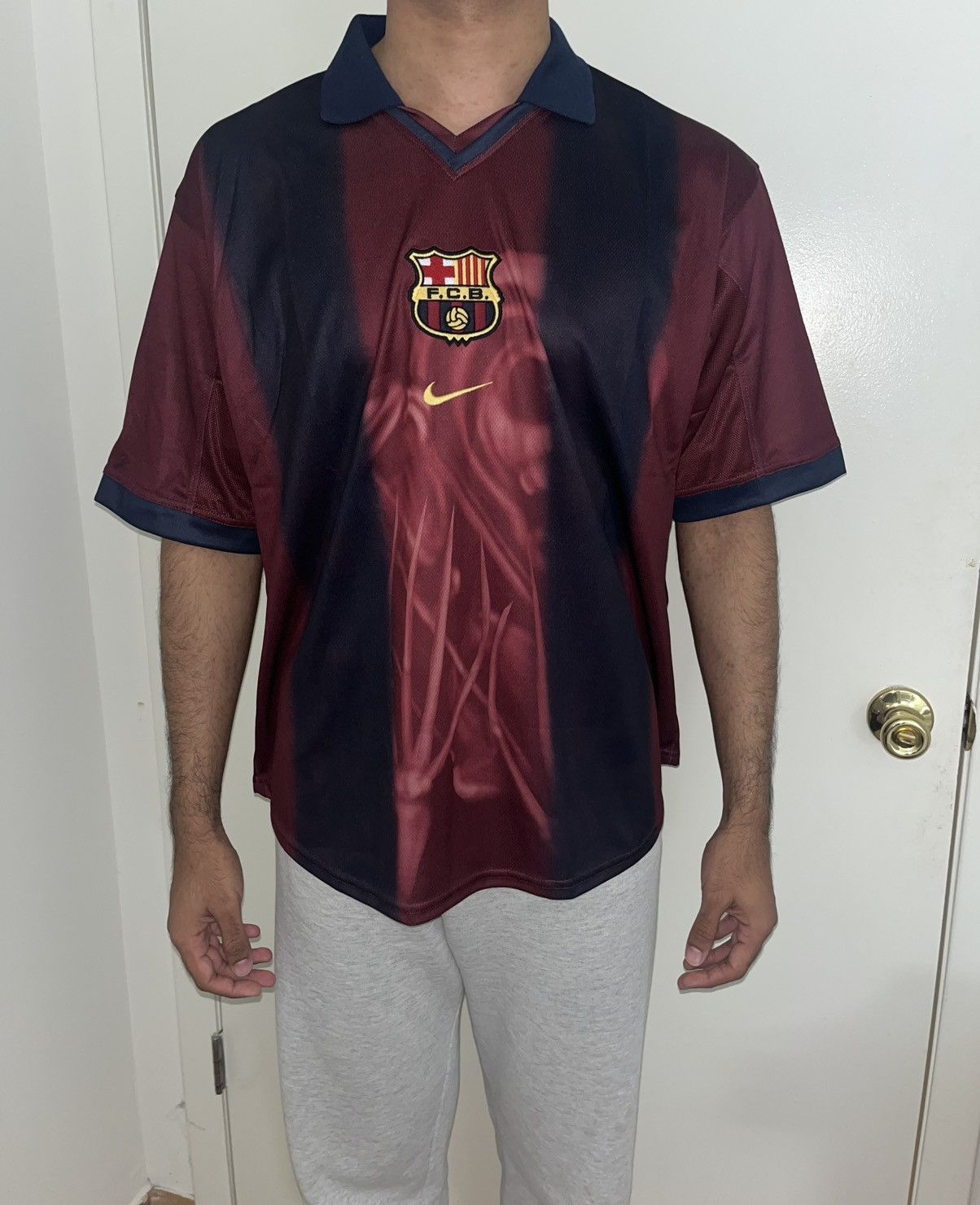 Nike × Travis Scott CJ X NIKE X FC BARCELONA RETRO 2000/01 HOME SKELETON JERSEY Size US L / EU 52-54 / 3 - 2 Thumbnail