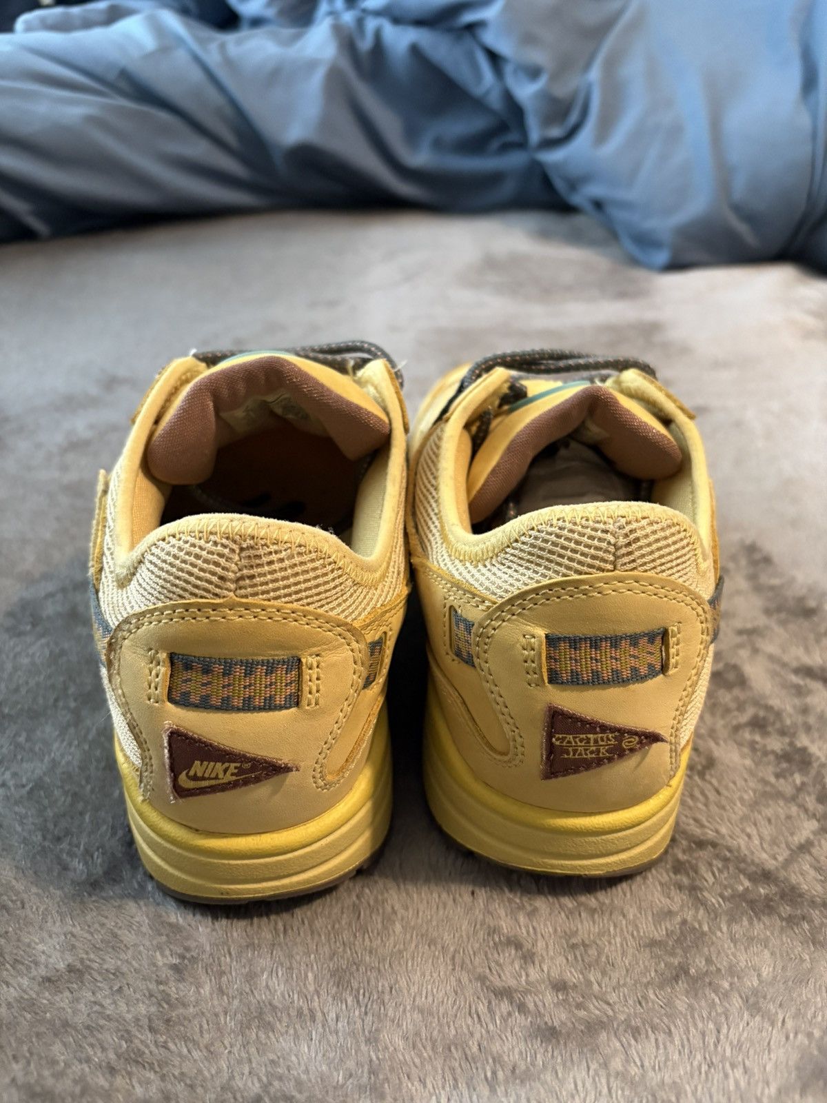 Nike × Travis Scott Travis Scott x Nike Air Max 1 ‘Saturn Gold’ Size US 9 / EU 42 - 4 Thumbnail
