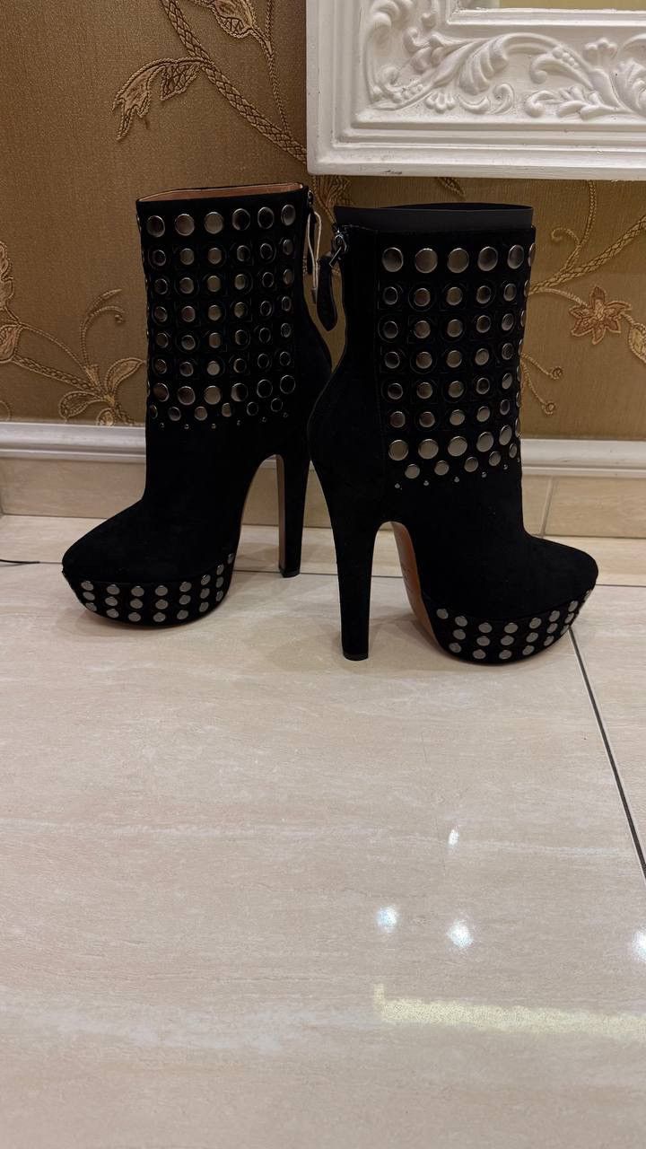 Alaia ALAIA Black Suede Stud Platform Booties Size 39 Size US 9 / IT 39 - 2 Thumbnail