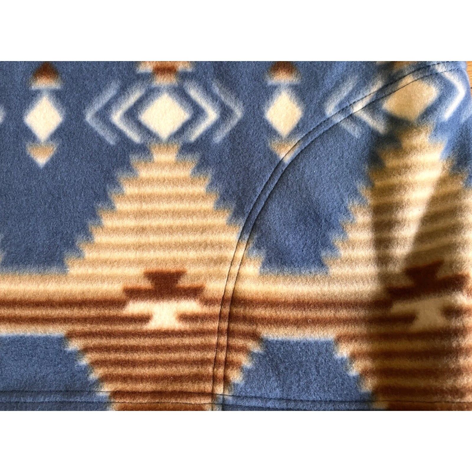 Vintage VINTAGE Santana Nordic Fleece Sweatshirt Men’s Large Blue Beige Aztec 90s Geometric 1/4 Zip Pockets Mock Neck Pullover Long Sleeve Regular Mens Size US L / EU 52-54 / 3 - 3 Thumbnail