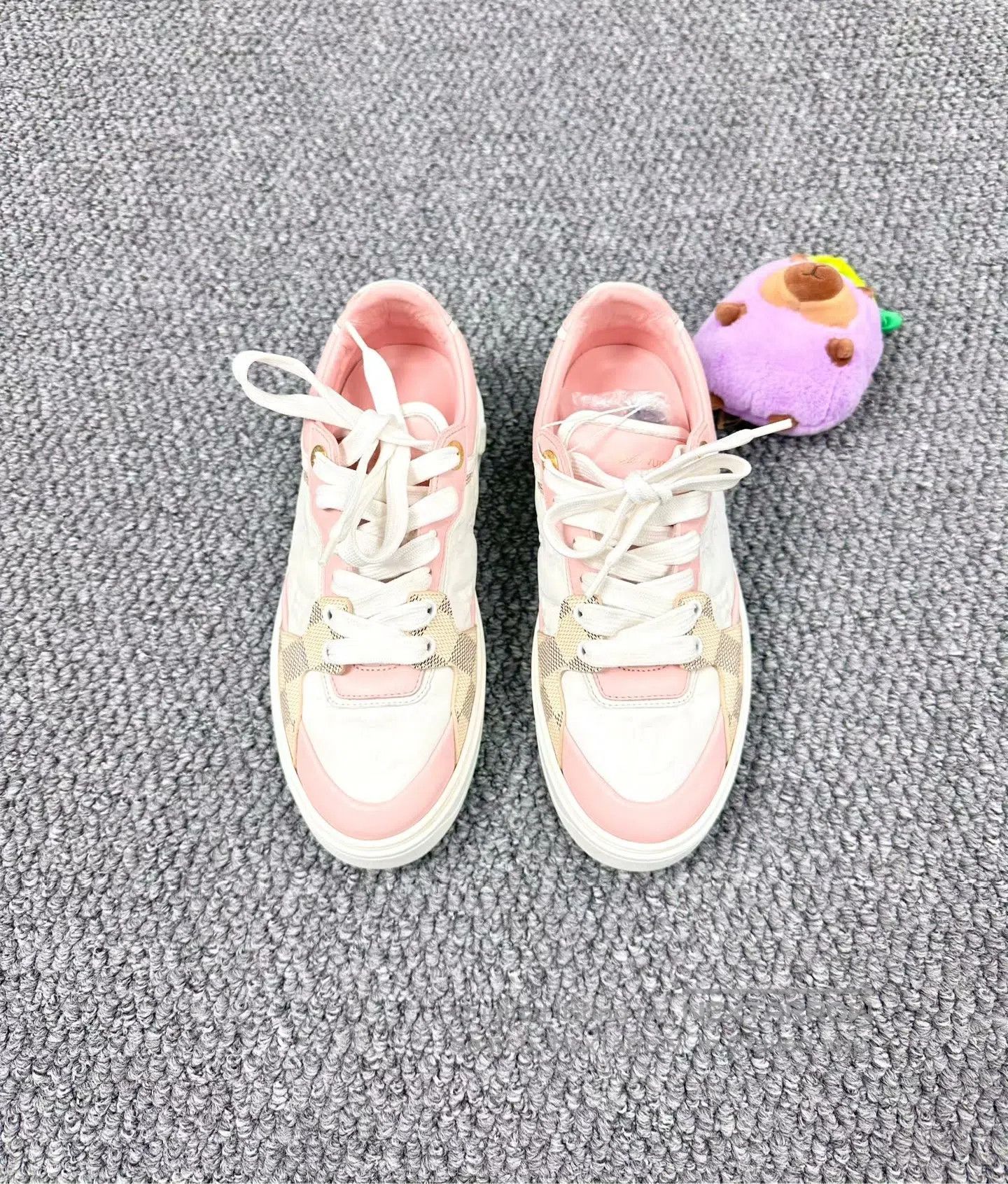 Louis Vuitton Louis Vuitton White and pink textured logo platform shoes| Size US 6 / IT 36 - 1 Thumbnail