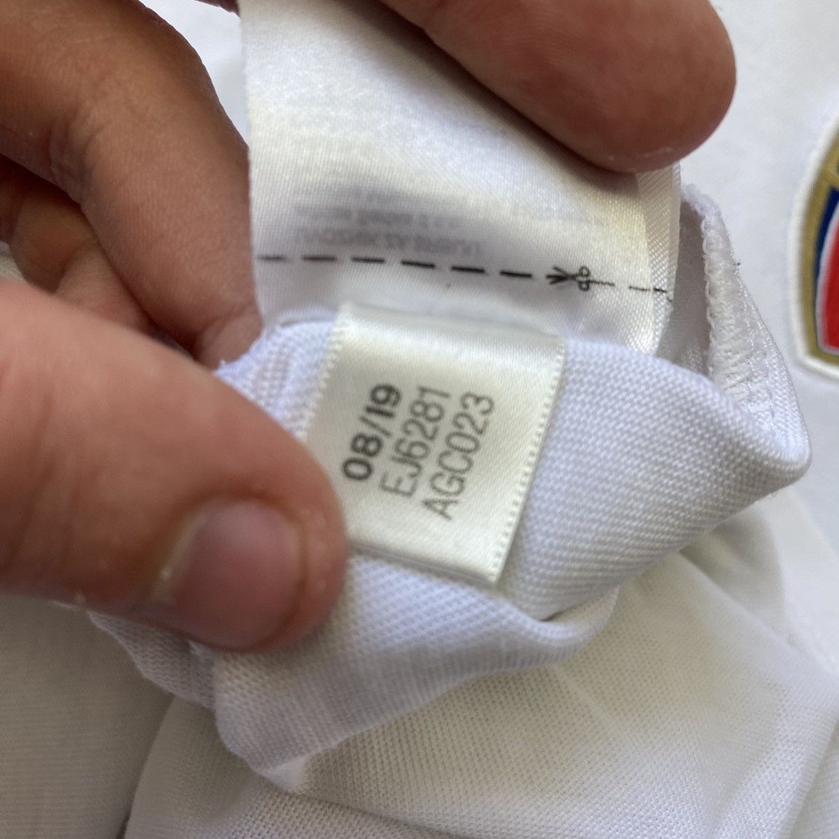 Adidas × Vintage Vintage Adidas FC Arcenal fly emirates team soccer jersey Size US M / EU 48-50 / 2 - 9 Thumbnail