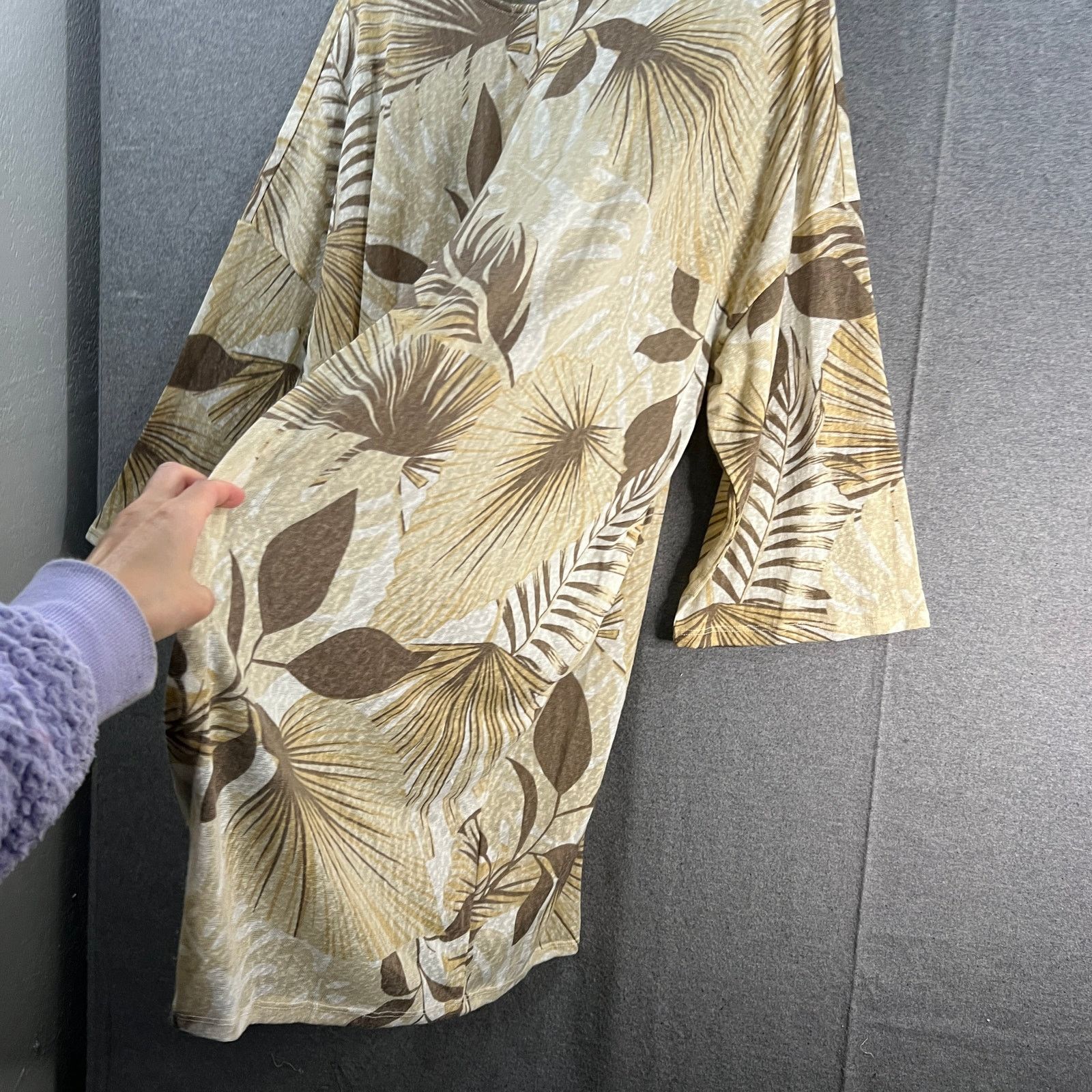 Other Girl With Curves Knit Palm Cardigan Neutral Palm Size 1X Size XL / US 12-14 / IT 48-50 - 3 Thumbnail