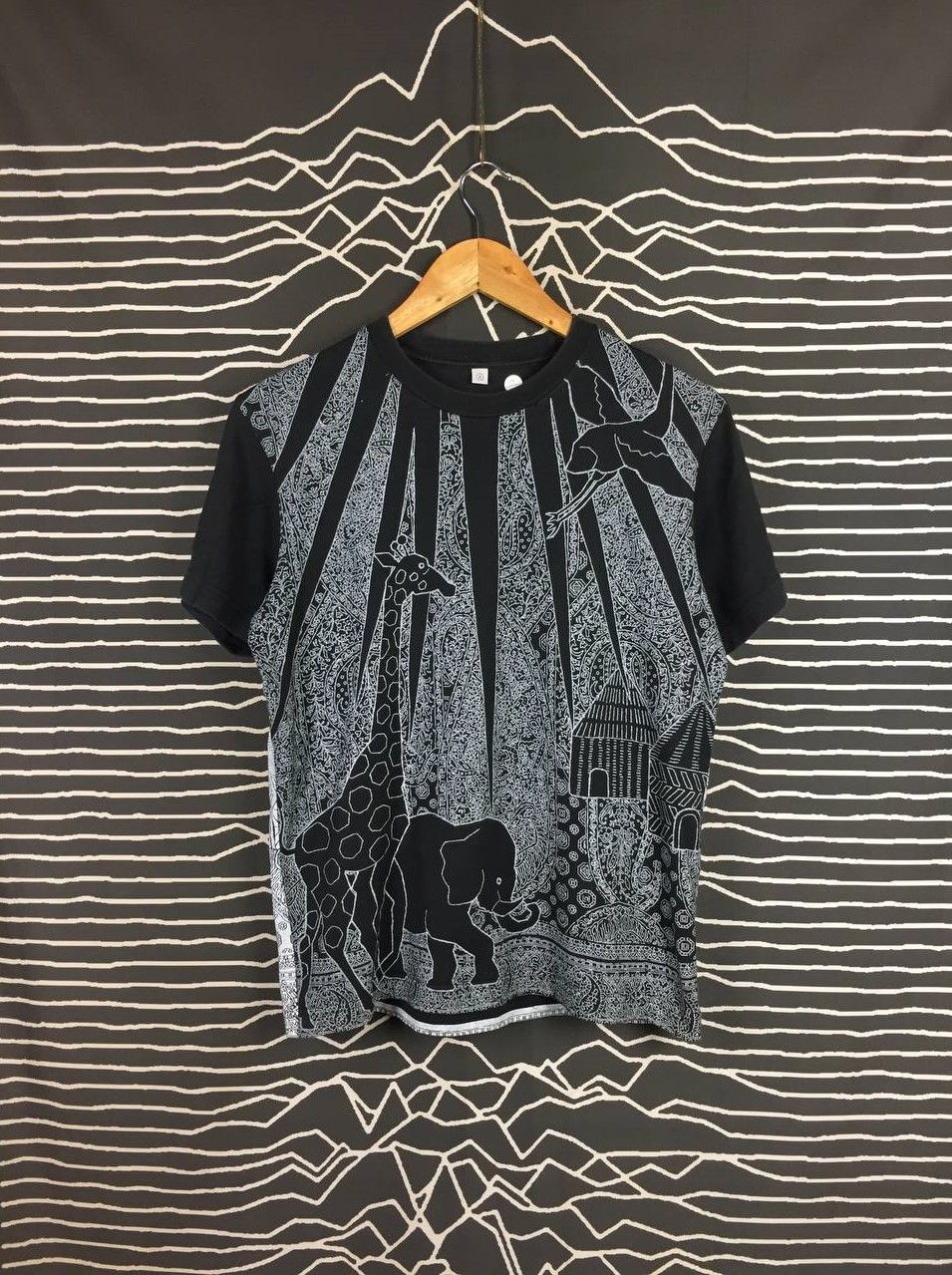 Uniqlo Uniqlo X Nature Wildlife Animal Safari All Over Print Tee Size US S / EU 44-46 / 1 - 2 Thumbnail
