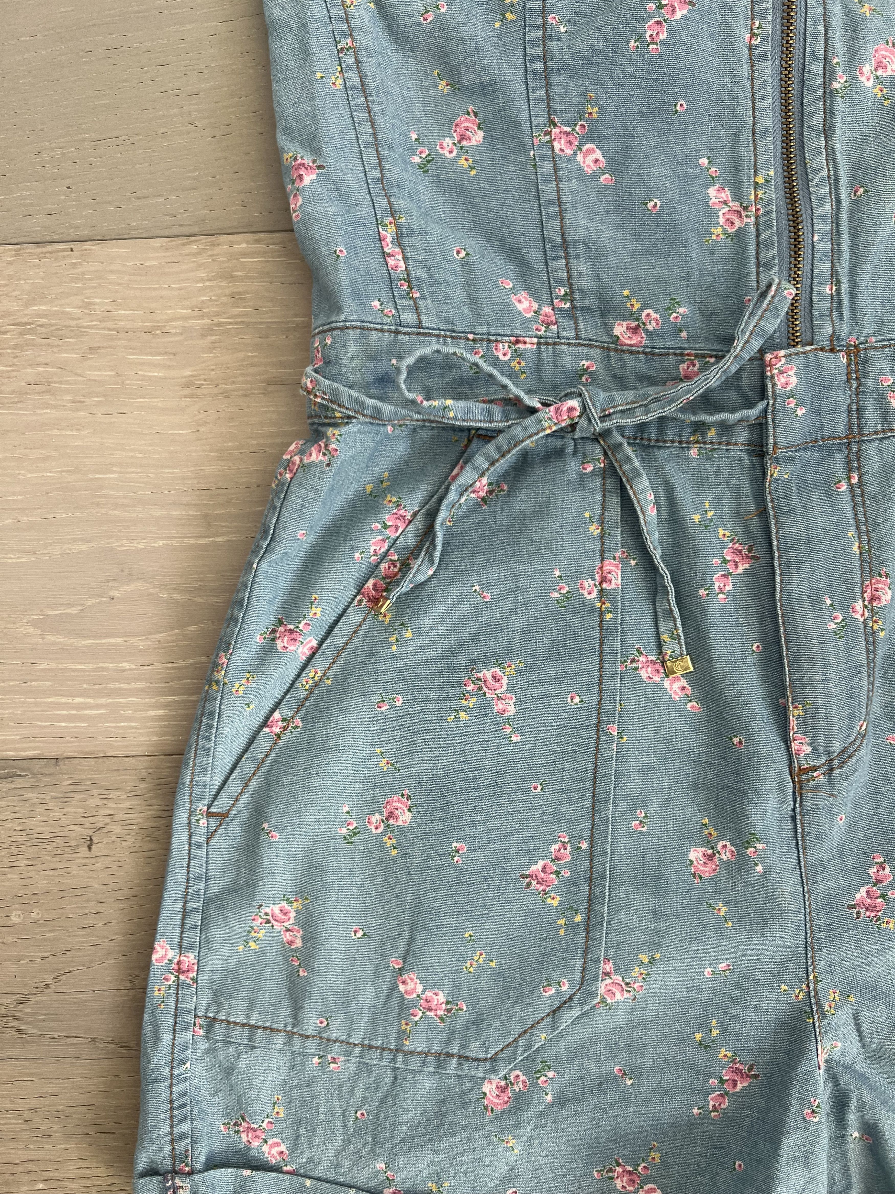 Juicy Couture Juicy Couture Floral Halter Romper - Size 2 (fits like 0) Size XS / US 0-2 / IT 36-38 - 2 Thumbnail