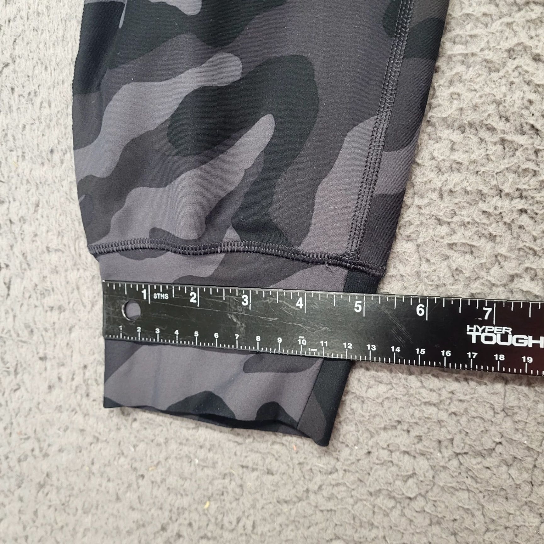 Old Navy Old Navy Active Joggers Women’s Size Large Gray Camouflage Powersoft High-Rise Go-Dry Size 36" / US 14 / IT 50 - 7 Thumbnail