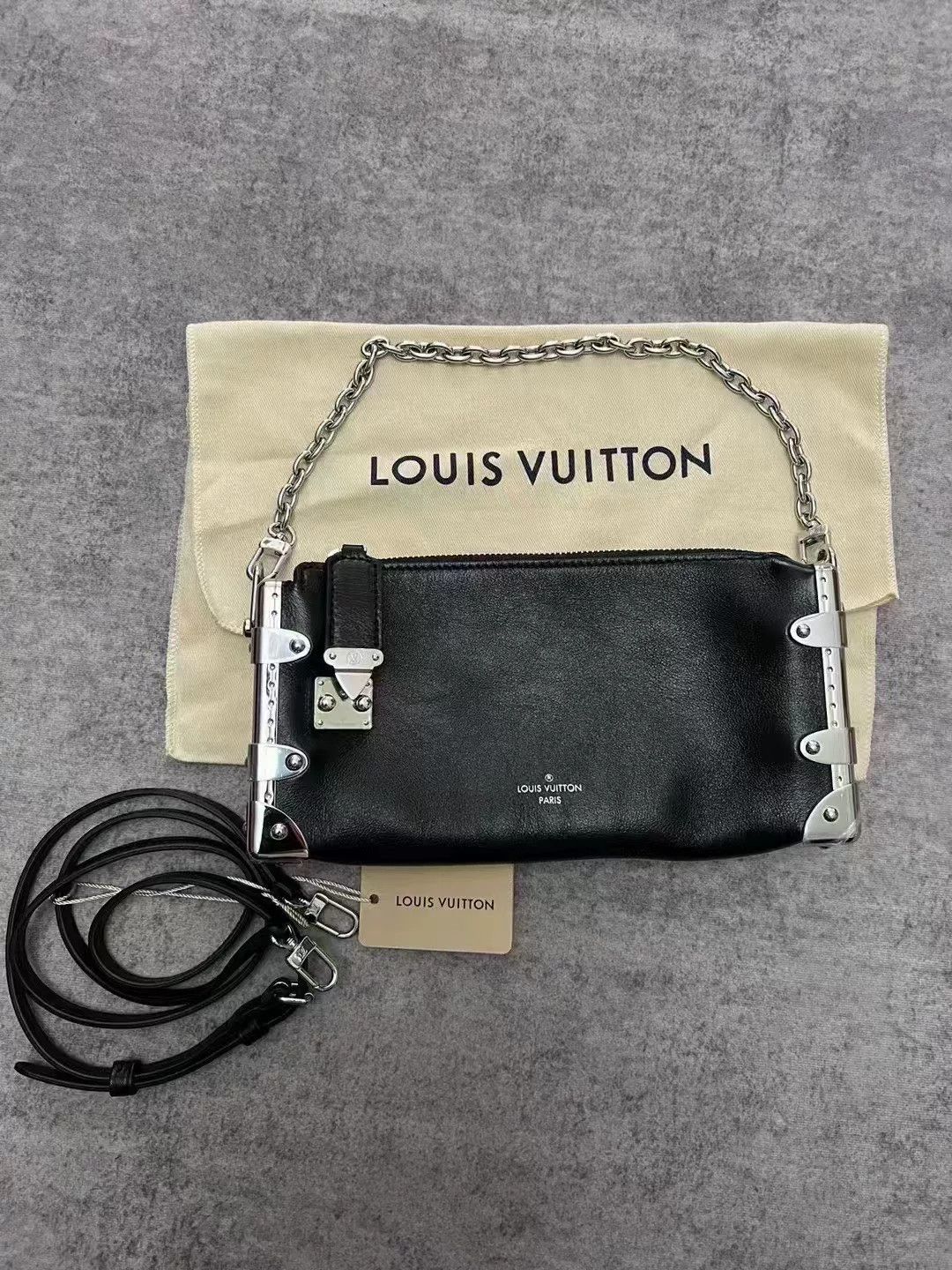 Louis Vuitton Louis Vuitton Slim Trunk Black Silver Size ONE SIZE - 1 Thumbnail