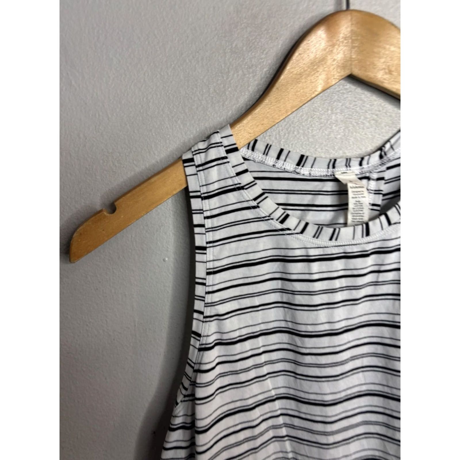 Lululemon Lululemon Tank Womens 6 White Striped Racerback Pima Cotton Yoga Shirt Size M / US 6-8 / IT 42-44 - 2 Thumbnail
