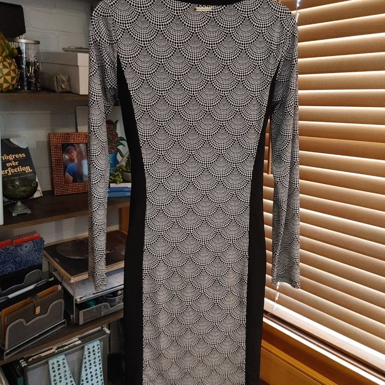 Michael Kors LS Art Deco Print Midi Sheath Dress from MICHAEL KORS Size XS / US 0-2 / IT 36-38 - 3 Thumbnail
