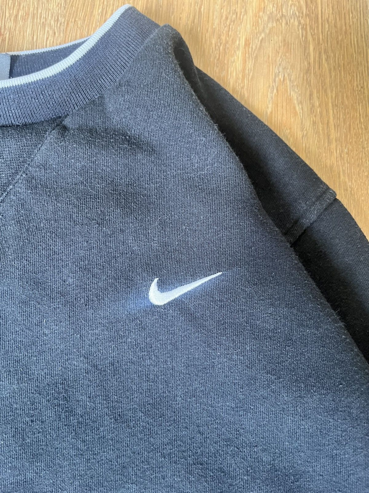 Nike Vintage Nike Sweatshirt Crewneck Y2K small swoosh boxy Size US S / EU 44-46 / 1 - 3 Thumbnail