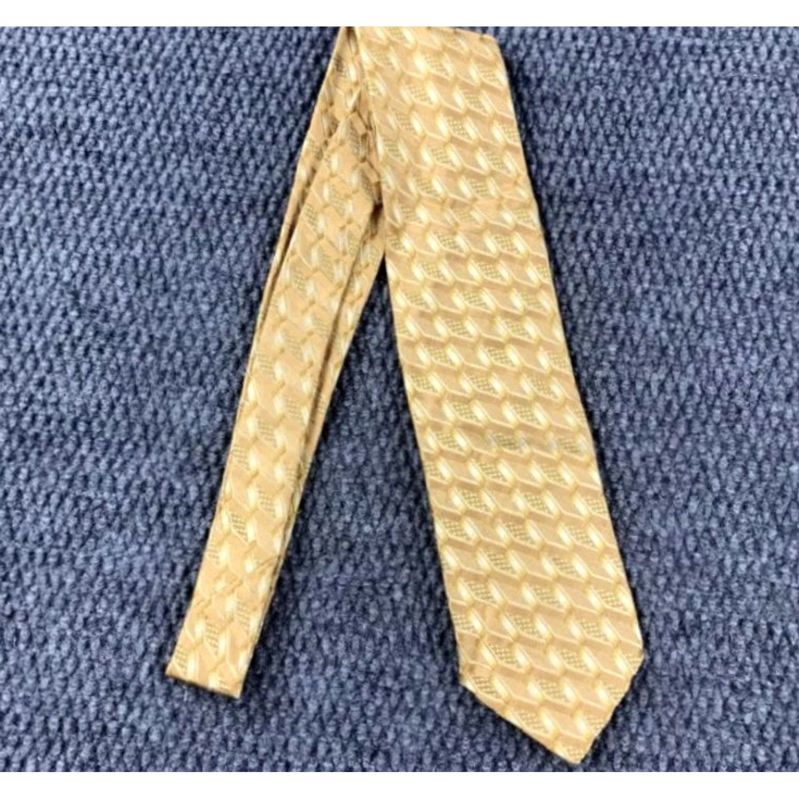 Ermenegildo Zegna VINTAGE Ermenegildo Zegna Necktie 100% Silk Gold Geometric Pattern Tie Mens 58" Gold Geometric Designer Pattern Abstract 3.5" Wide Outlook Size ONE SIZE - 5 Thumbnail