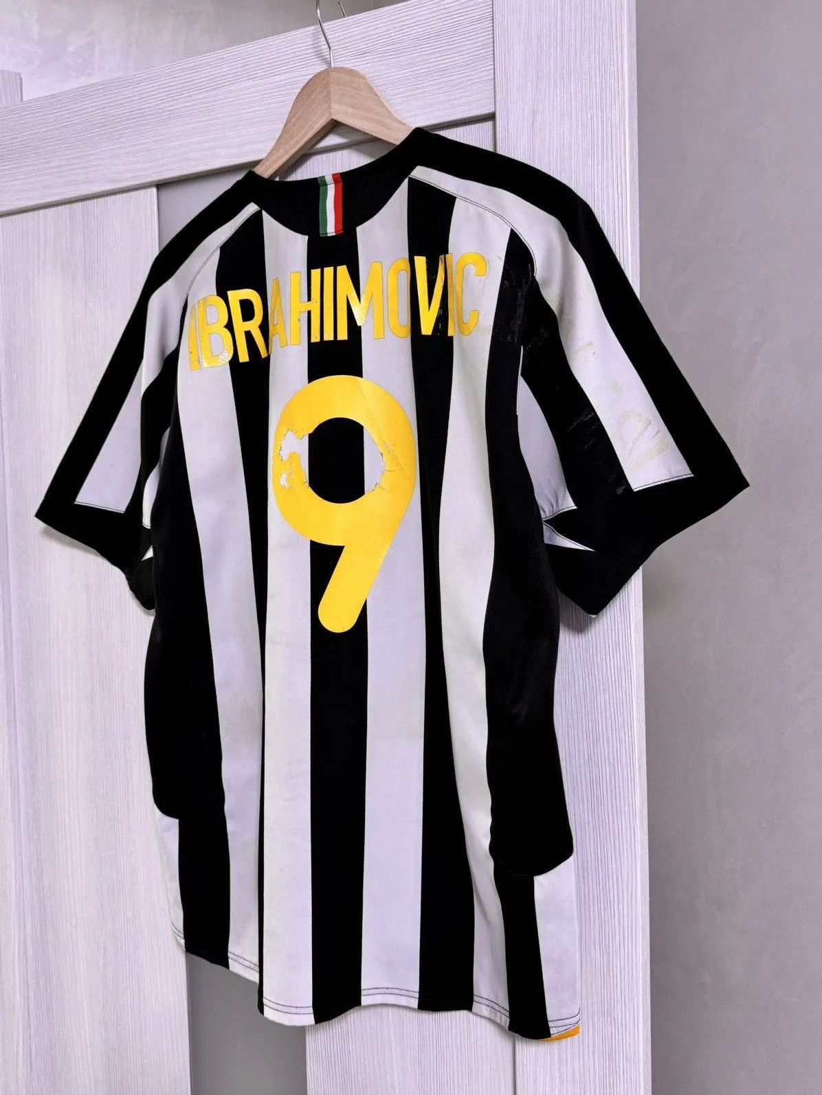 Nike Nike Juventus Home Soccer Jersey Large Ibrahimovic 2005/06 Size US M / EU 48-50 / 2 - 10 Thumbnail